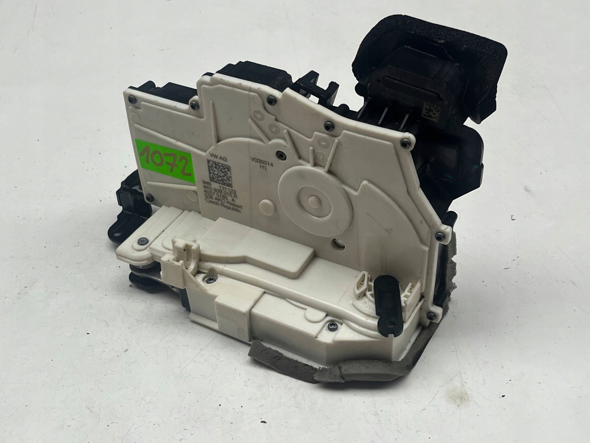 AUDI A6 A7 C8 lock door left rear part DOCIAG 4K0839015R @M