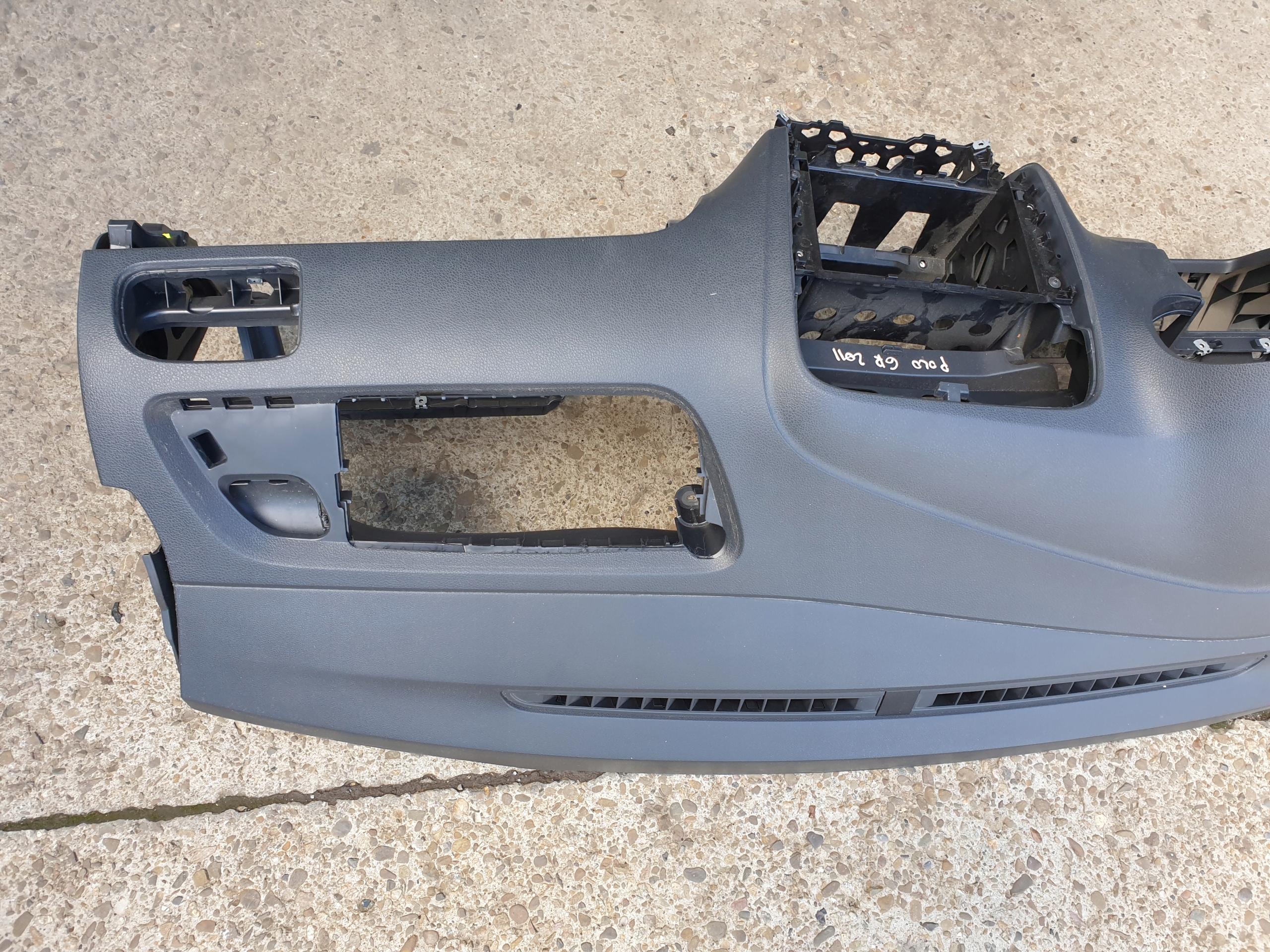 dashboard instrument panel cockpit VW POLO 6R 2009