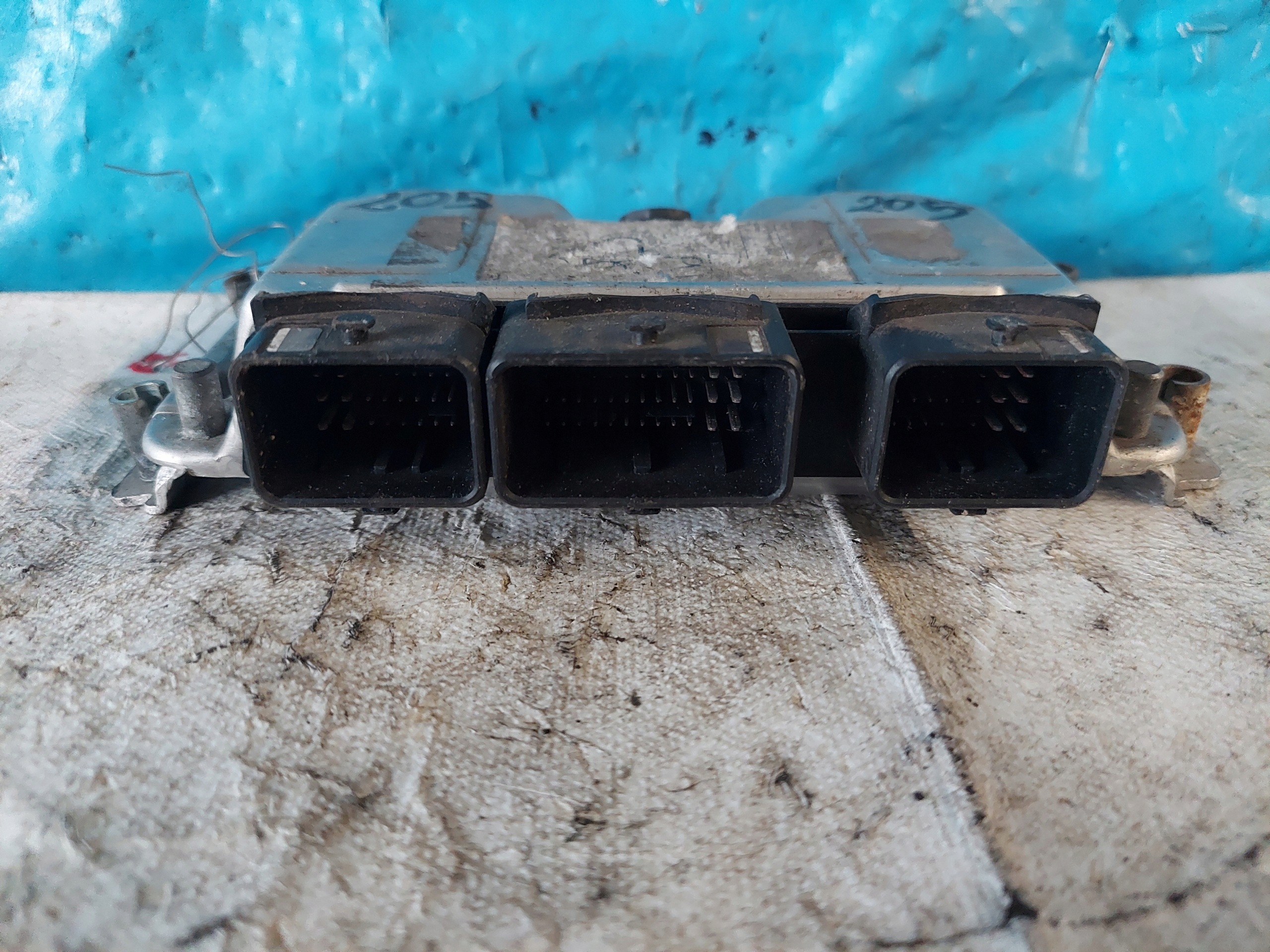 PEUGEOT 206 1.6 B 0261207477 unité de commande électronique uce moteur