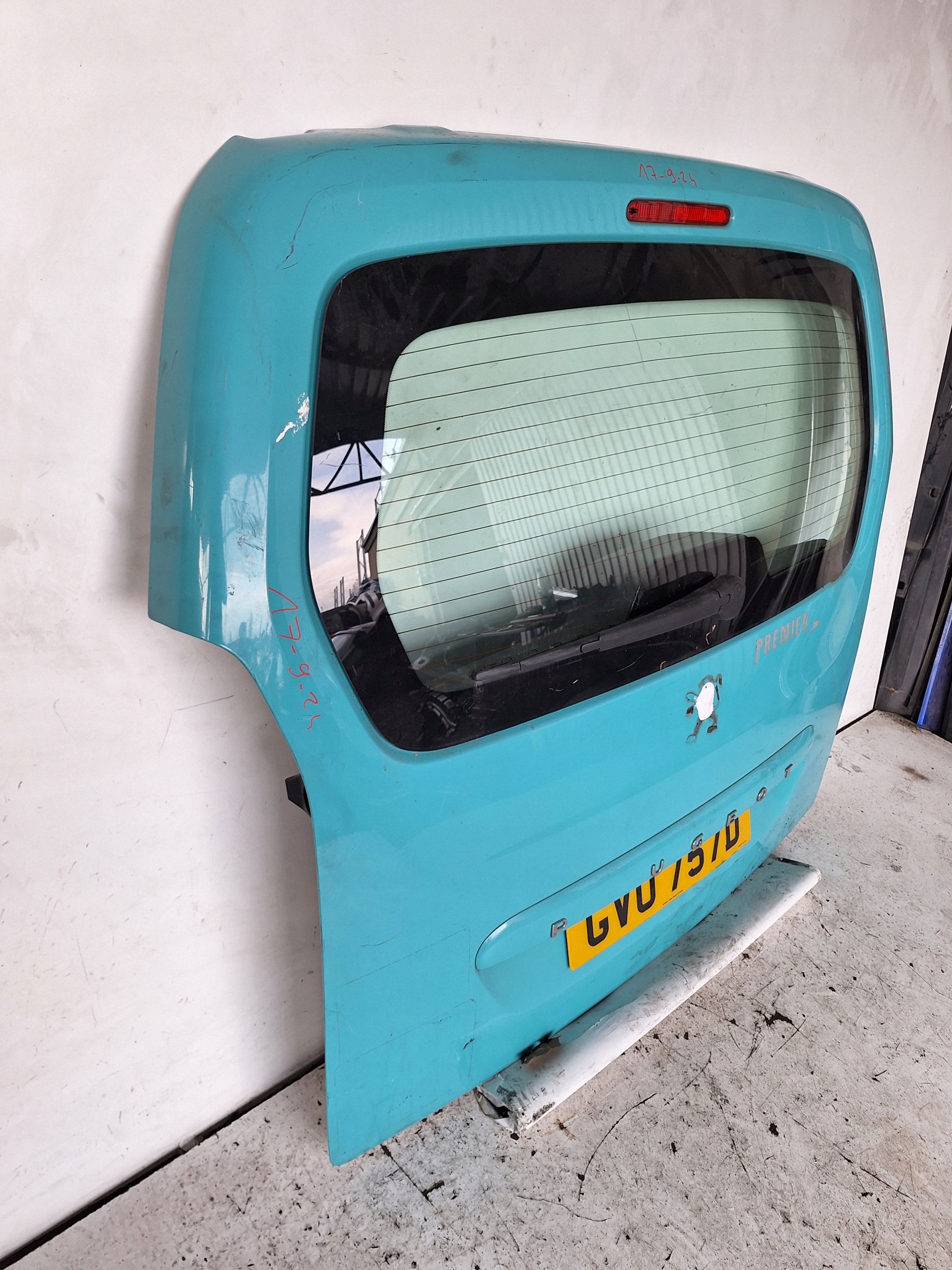 PEUGEOT PARTNER III 08-18 boot door
