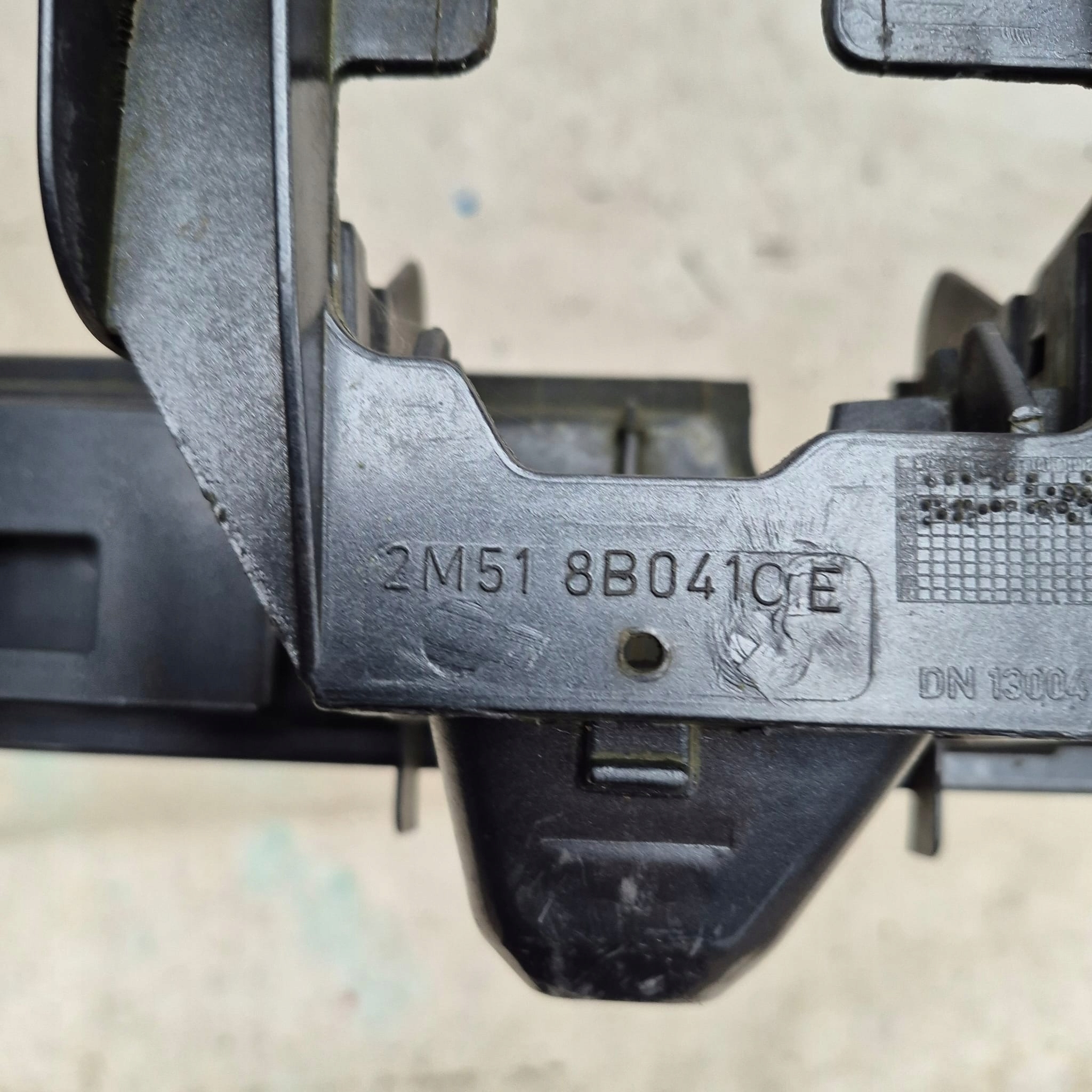 FORD FOCUS and 1 MK1 LIFT 01-04 support panel for radiators pillar