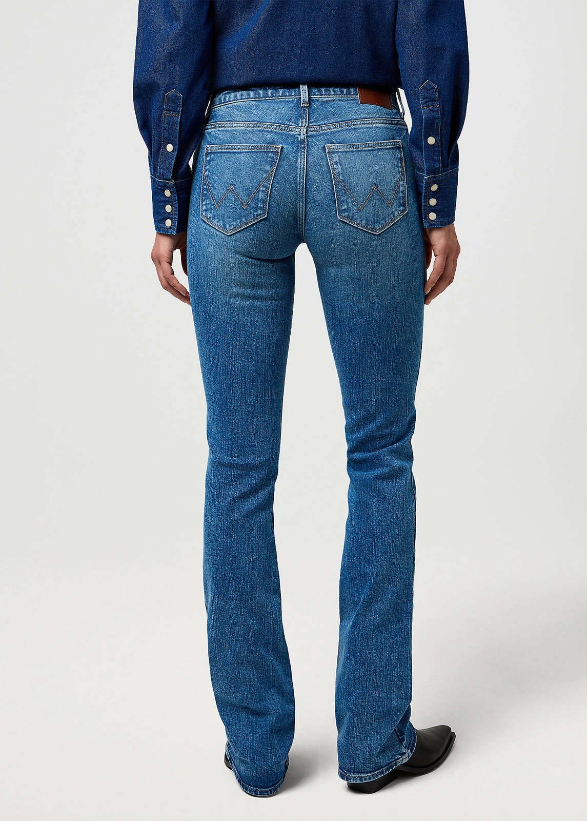 Dámské bootcut kalhoty Wrangler Bootcut Rustler Wash 112373180 29/30