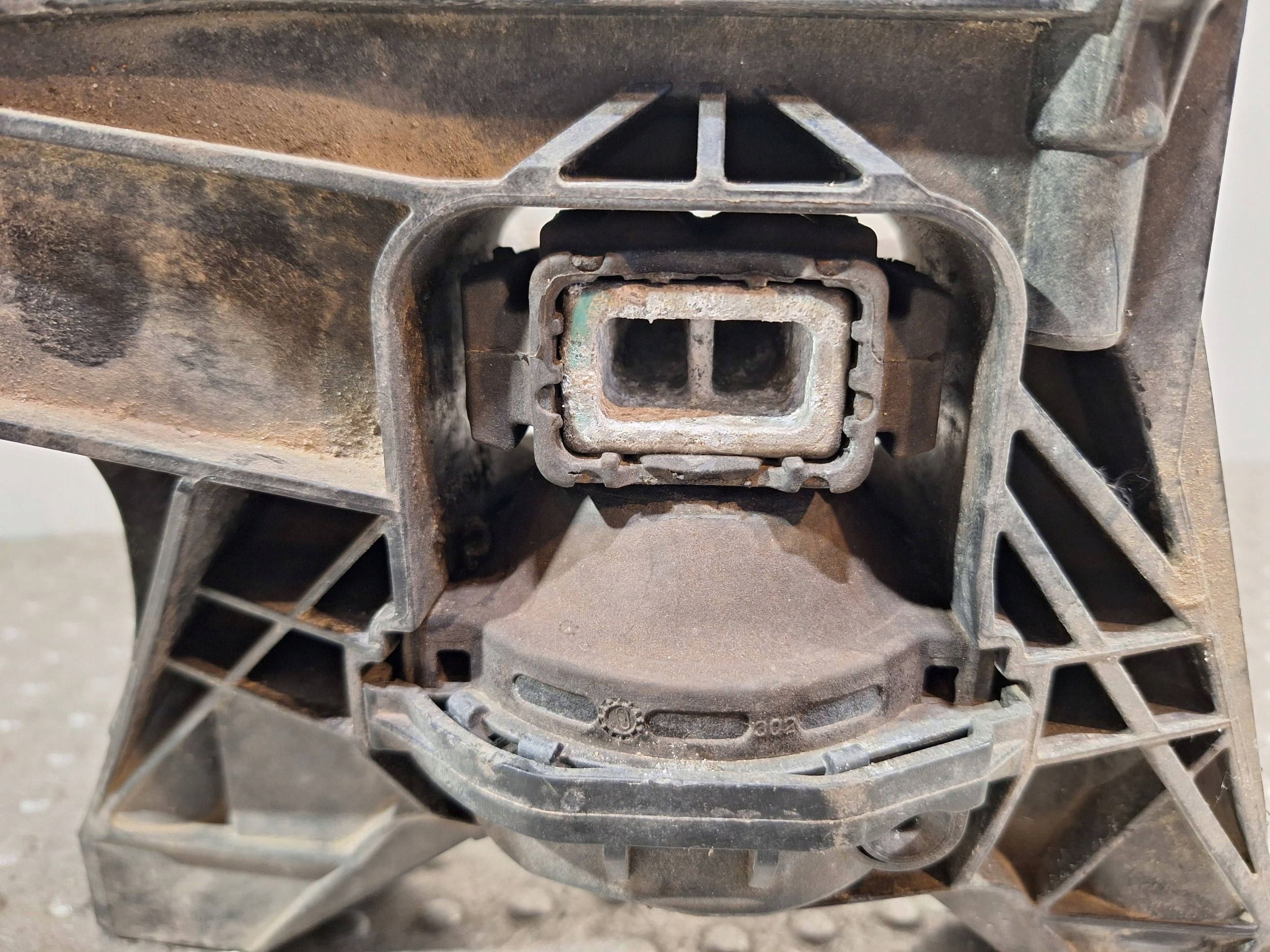 holder engine mount A1S111CU2 PEUGEOT 3008 II 1.5 EHDI 16