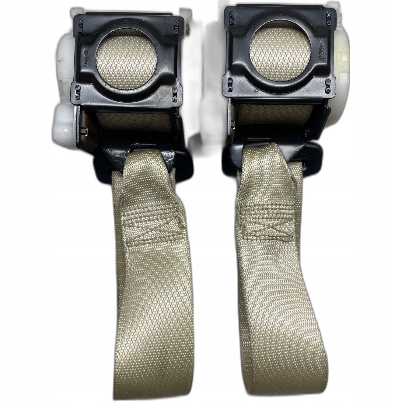 A2038601785 A2038601885 - MERCEDES CLK W209 ремінь безпеки задній бежевий