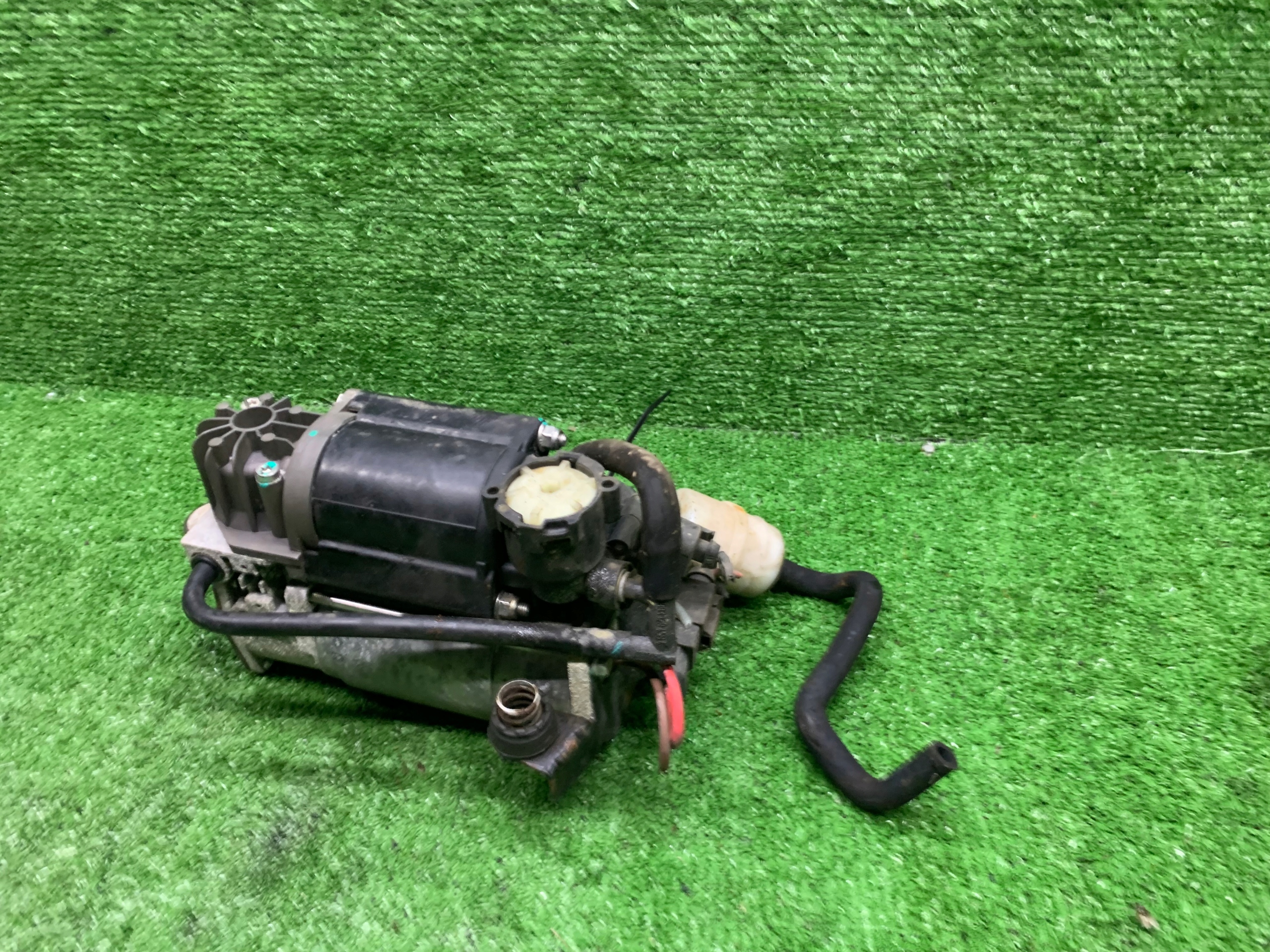 MERCEDES W211 pump compressor; springing AIRMATIC