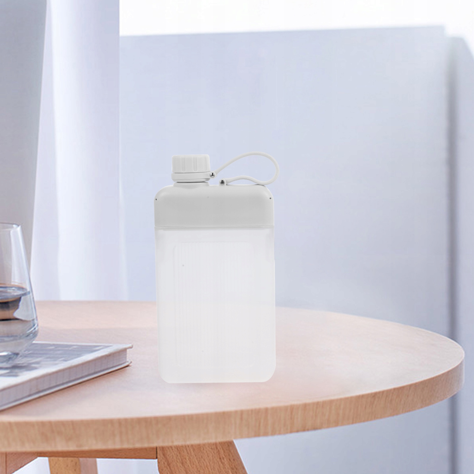 KWADRATOWA BUTELKA NA WODĘ PŁASKIE KIELISZKI SPORTOWE Materiał dominujący inny materiał