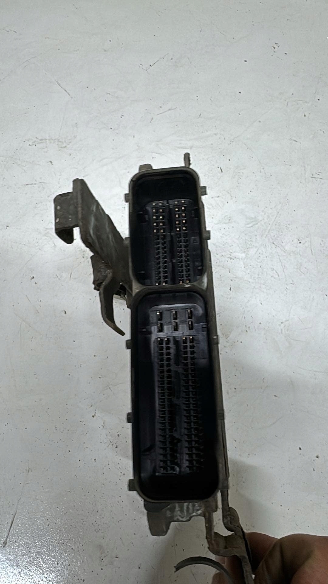 computer control unit of the engine SAAB 9-3 1.9TTID TTID 180KM 0281015212 55568896