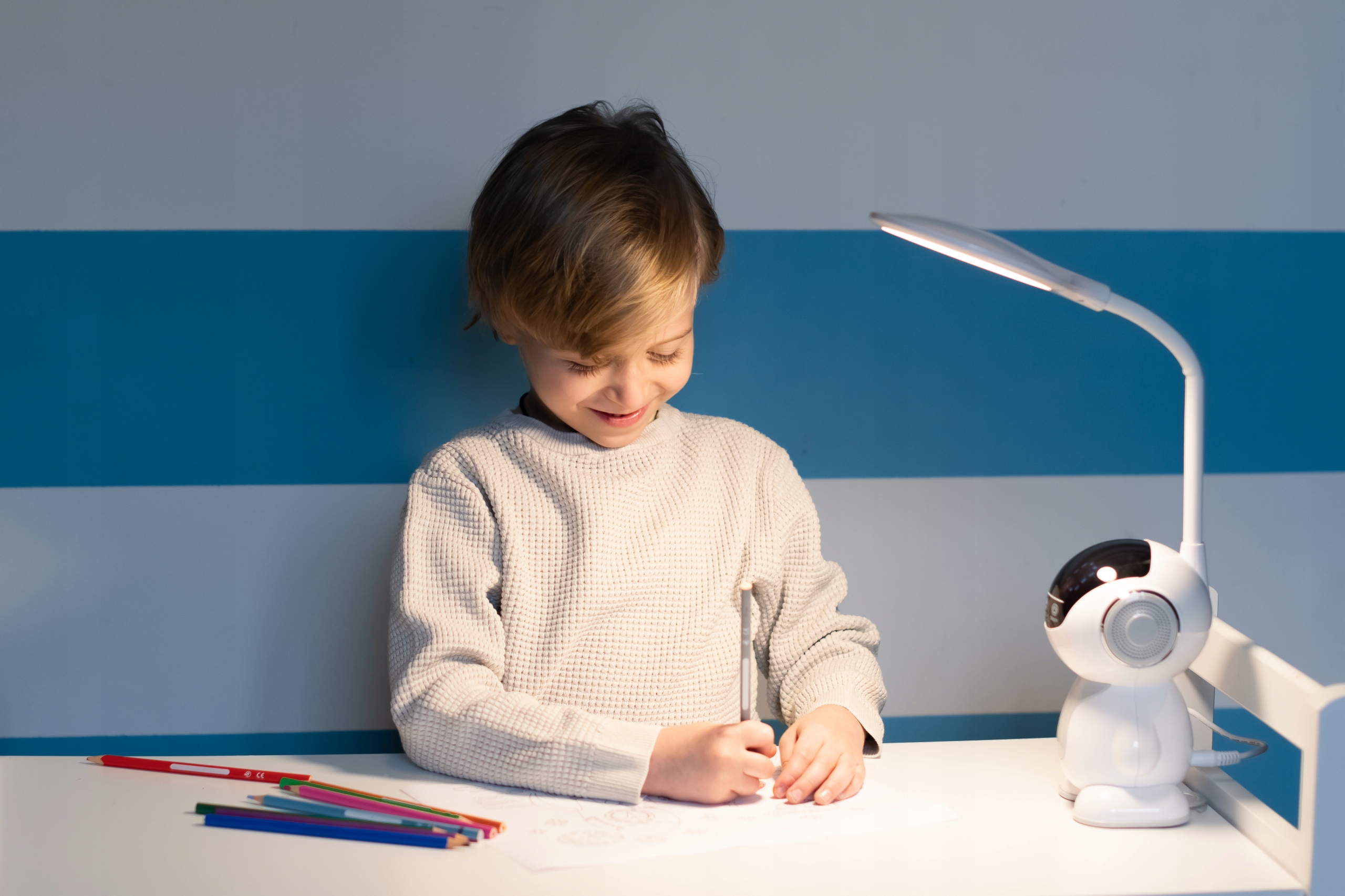 LAMPKA BIURKOWA LED LAMPA BIUROWA Kolor biały