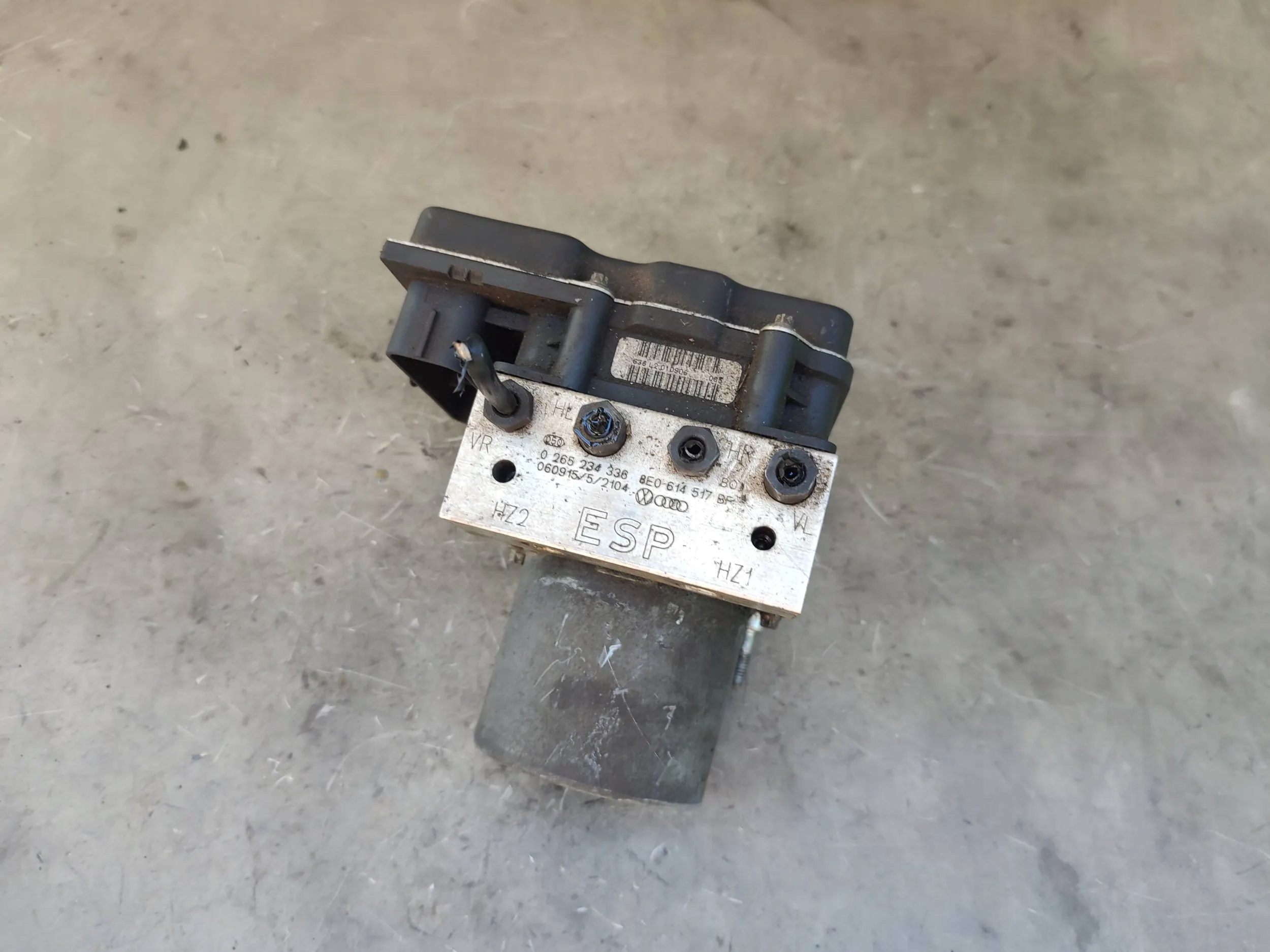 насос ABS БЛОК УПРАВЛЕНИЯ seat EXEO 2011 8E0614517BF