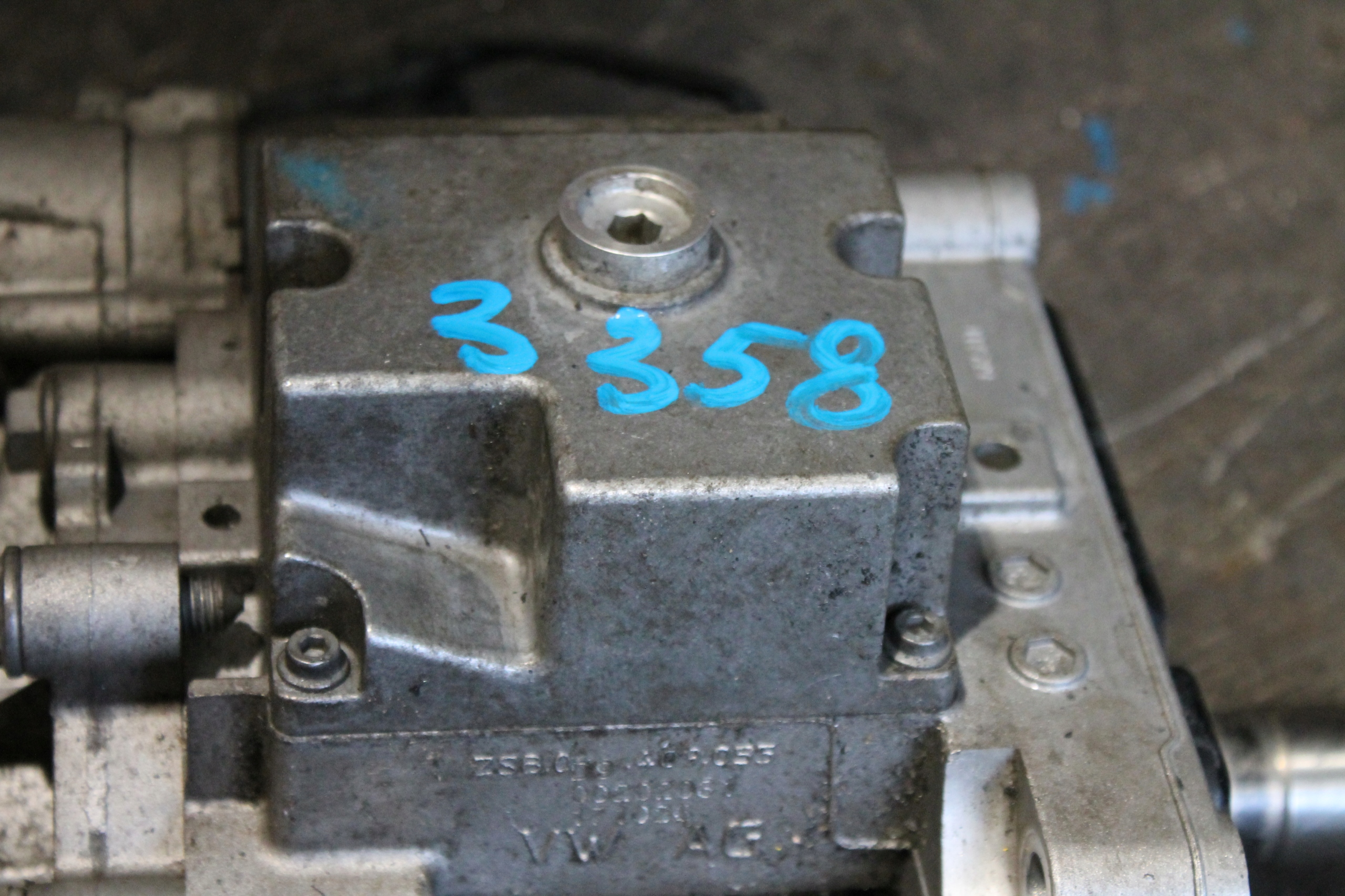 3358. REDUKTOR cambio ingranaggi VW SKODA 0D9409055B