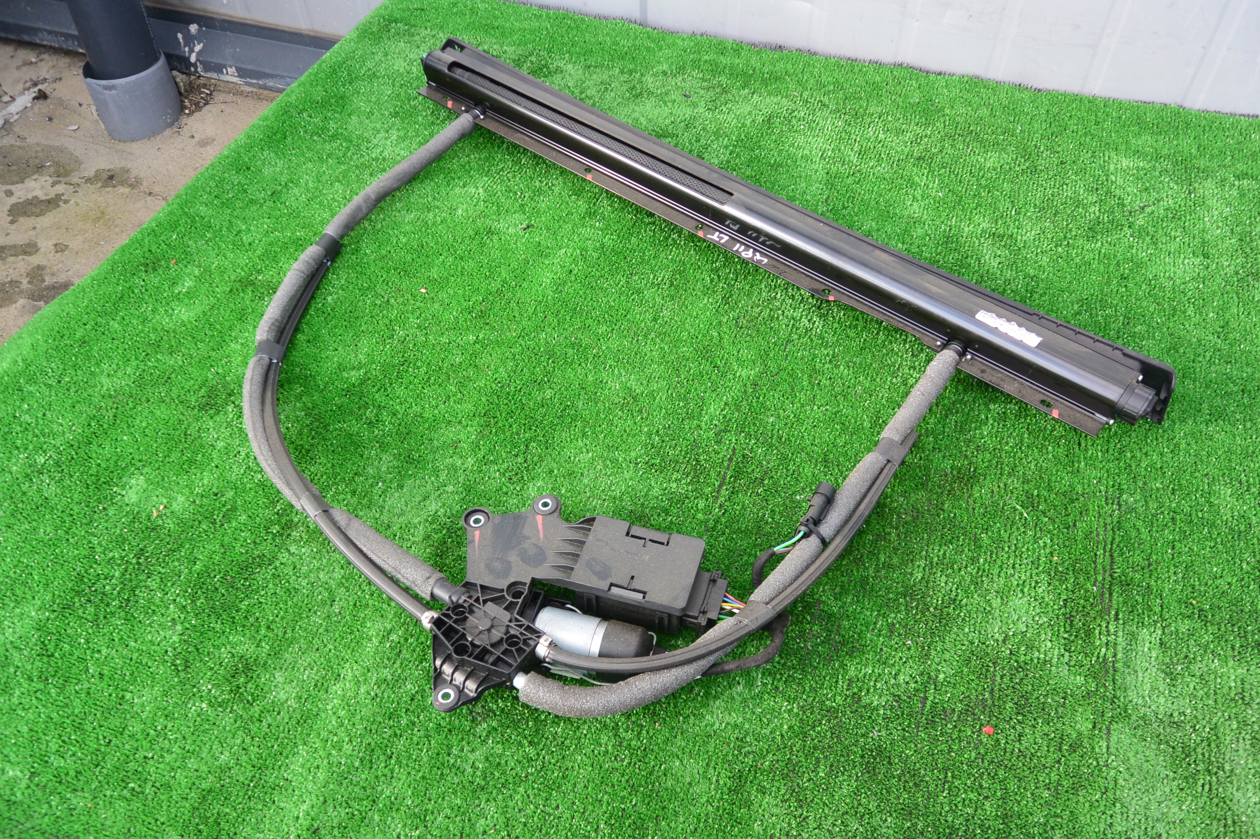 8962007028 670040360 - РОЛЬСТАВНИ ДВЕРНЫХ ПРОЕМОВ. ЛЕВЫЙ ЗАДНИЙ QUATTROPORTE VI