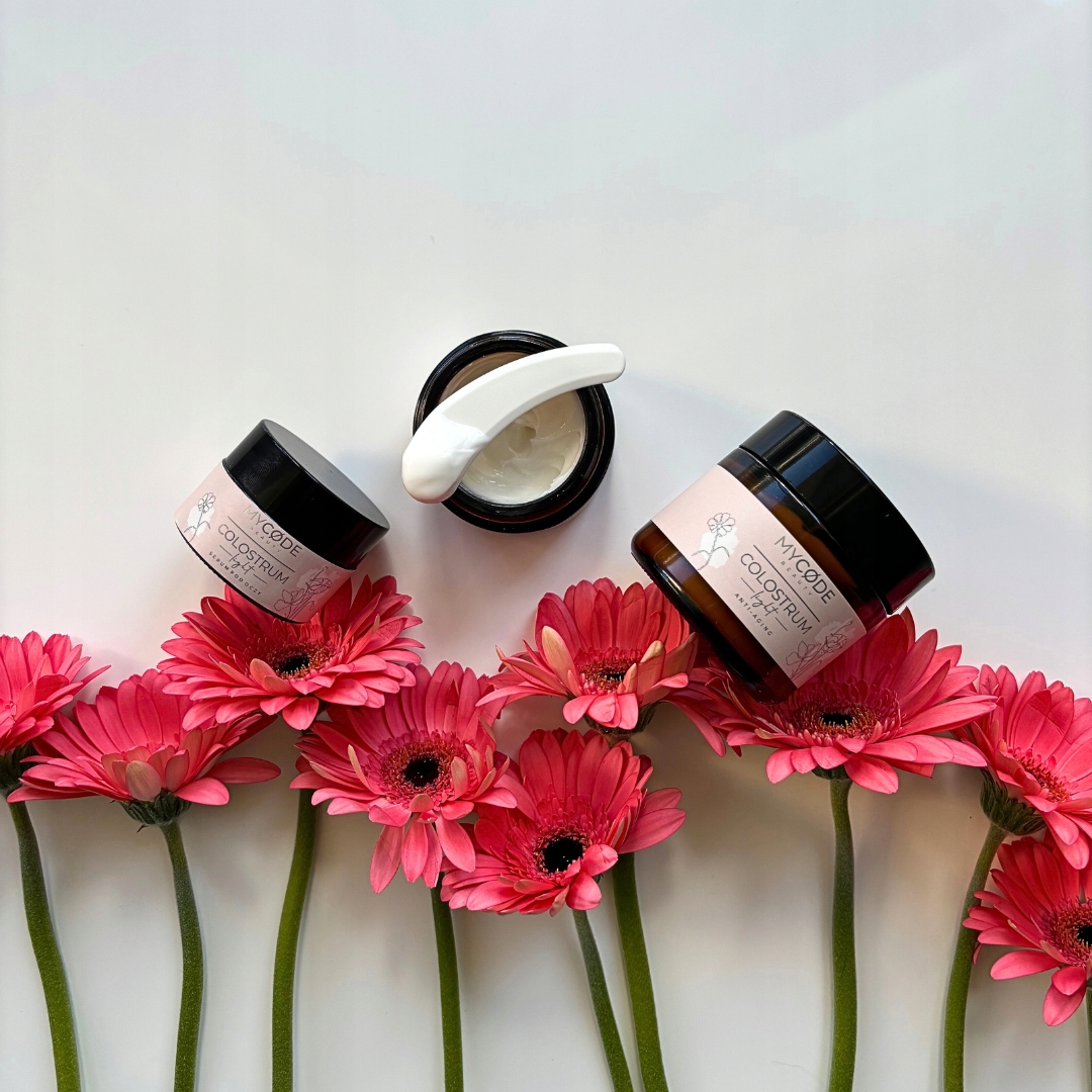 Serum przeciwzmarszczkowe z colostrum, regenerująco-odżywiające 30ml Marka MyCode Beauty