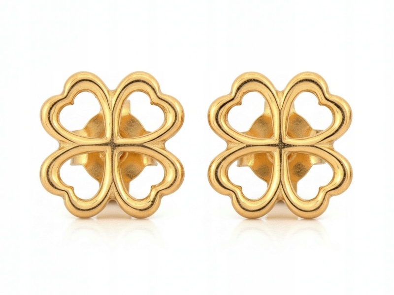 Zlaté náušnice 585 ve tvaru jetele na tyči jsou ideální jako dárek