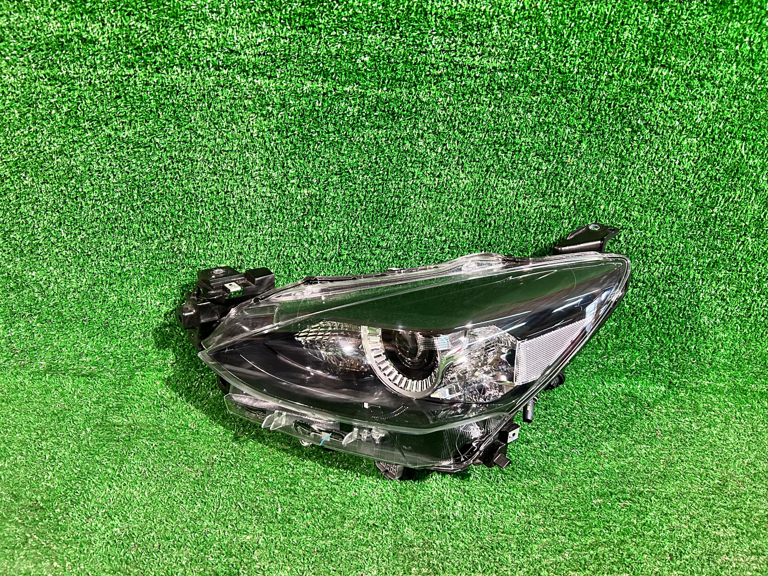 REFLEKTOR links MAZDA II 2 LIFT FULL LED