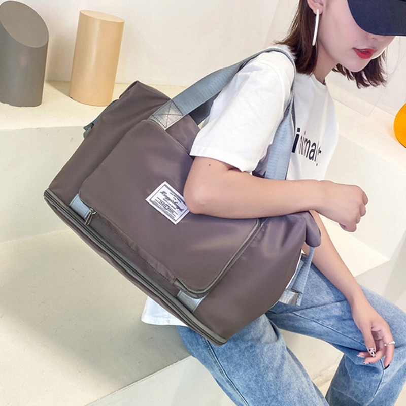 DUŻA TORBA PODRÓŻNA SPORTOWA SKŁADANA WODOODPORNA Cechy dodatkowe wodoodporny