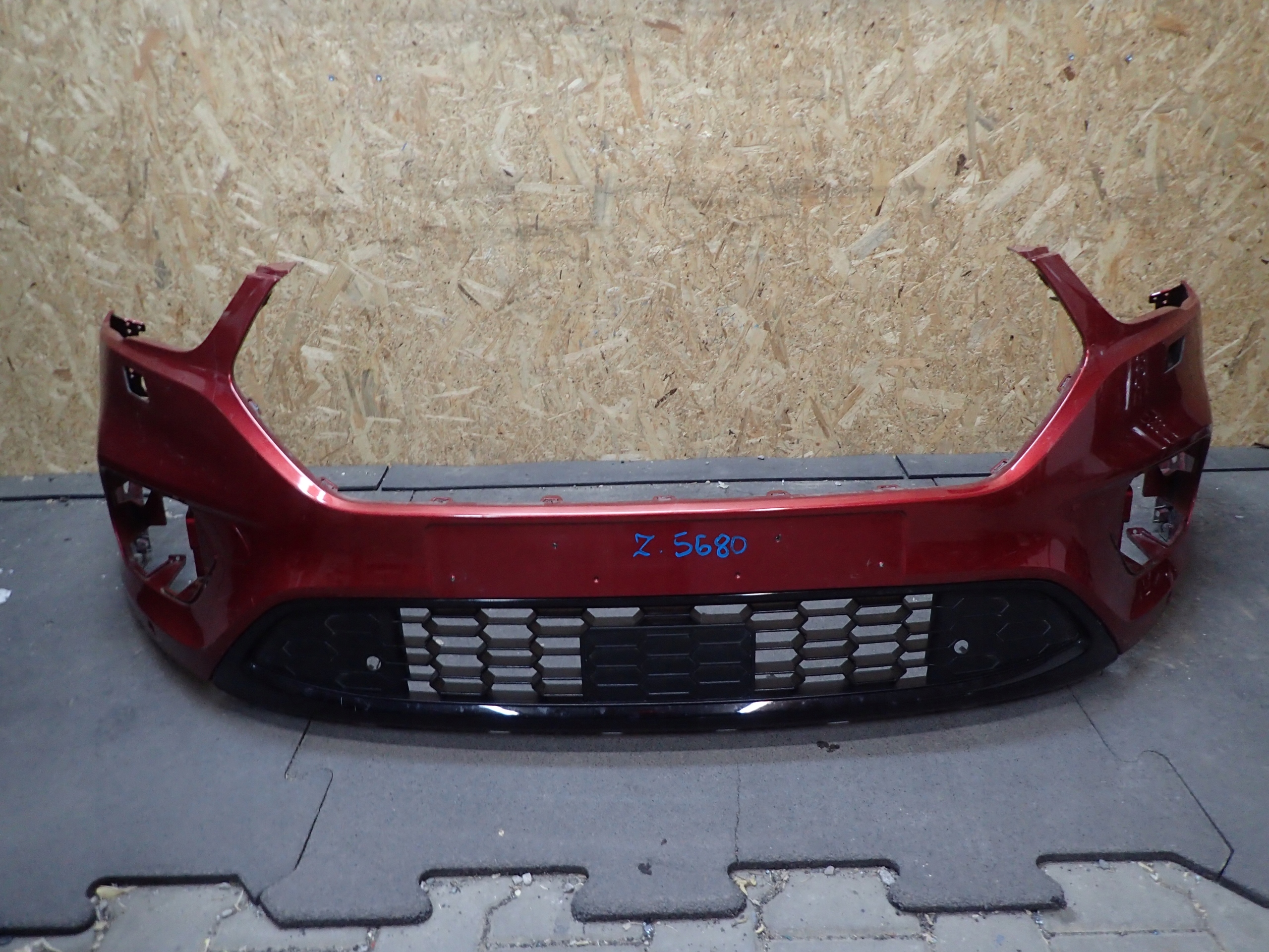 nárazník předek FORD KUGA MK2 LIFT ST