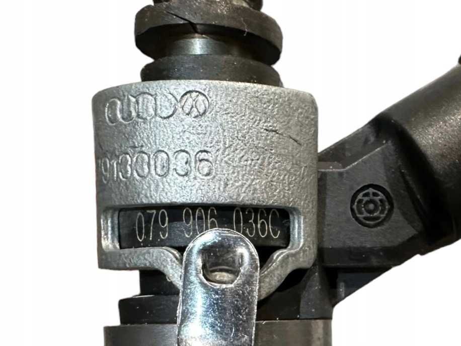 AUDI triska vstrekovač Paliva 079906036C
