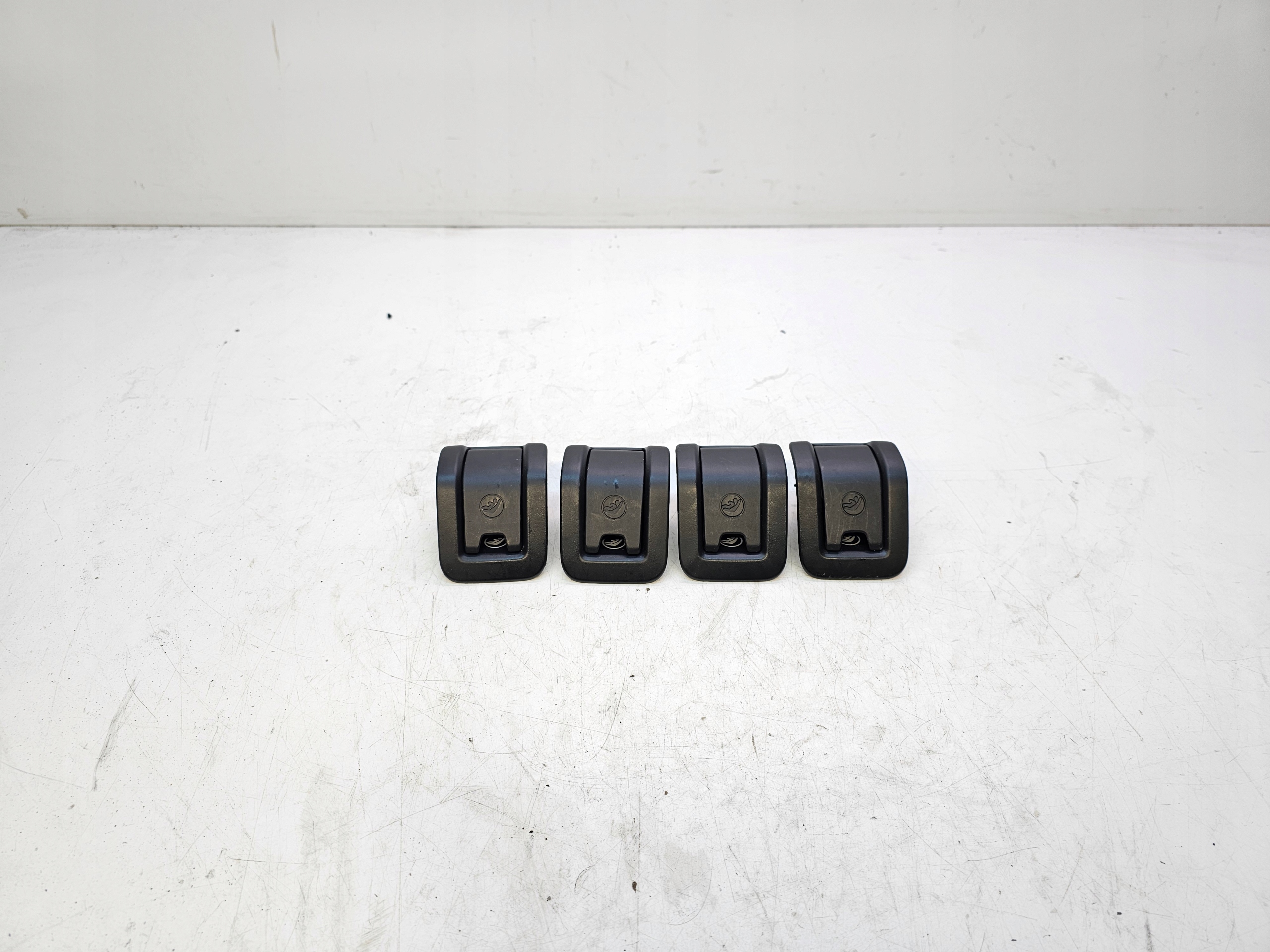 Halter ISOFIX AUDI A3 8V 8V0887233A KOMPLET