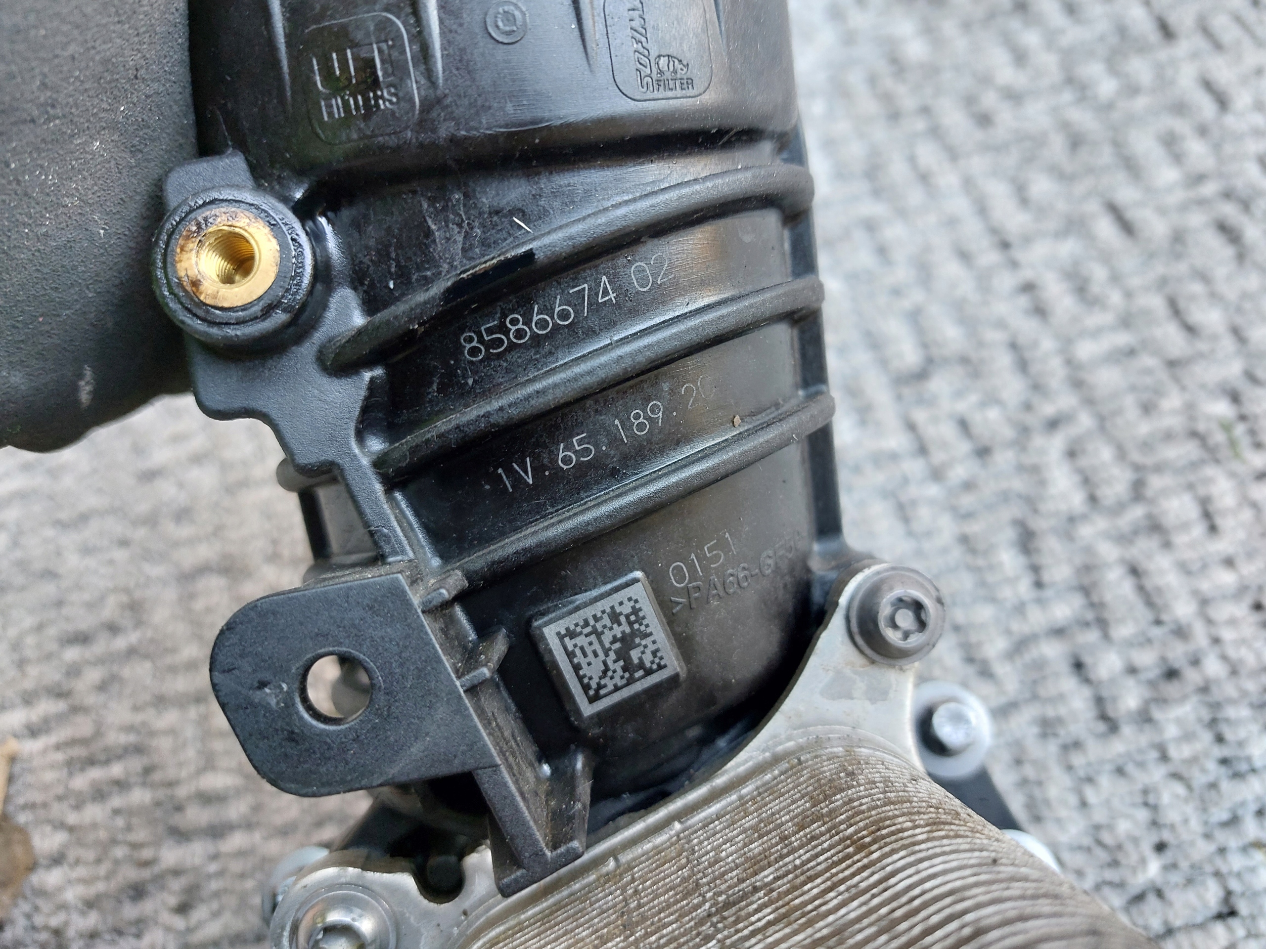 Gehäuse Ölfiltergehäuse BMW G11 G12 B57 21r