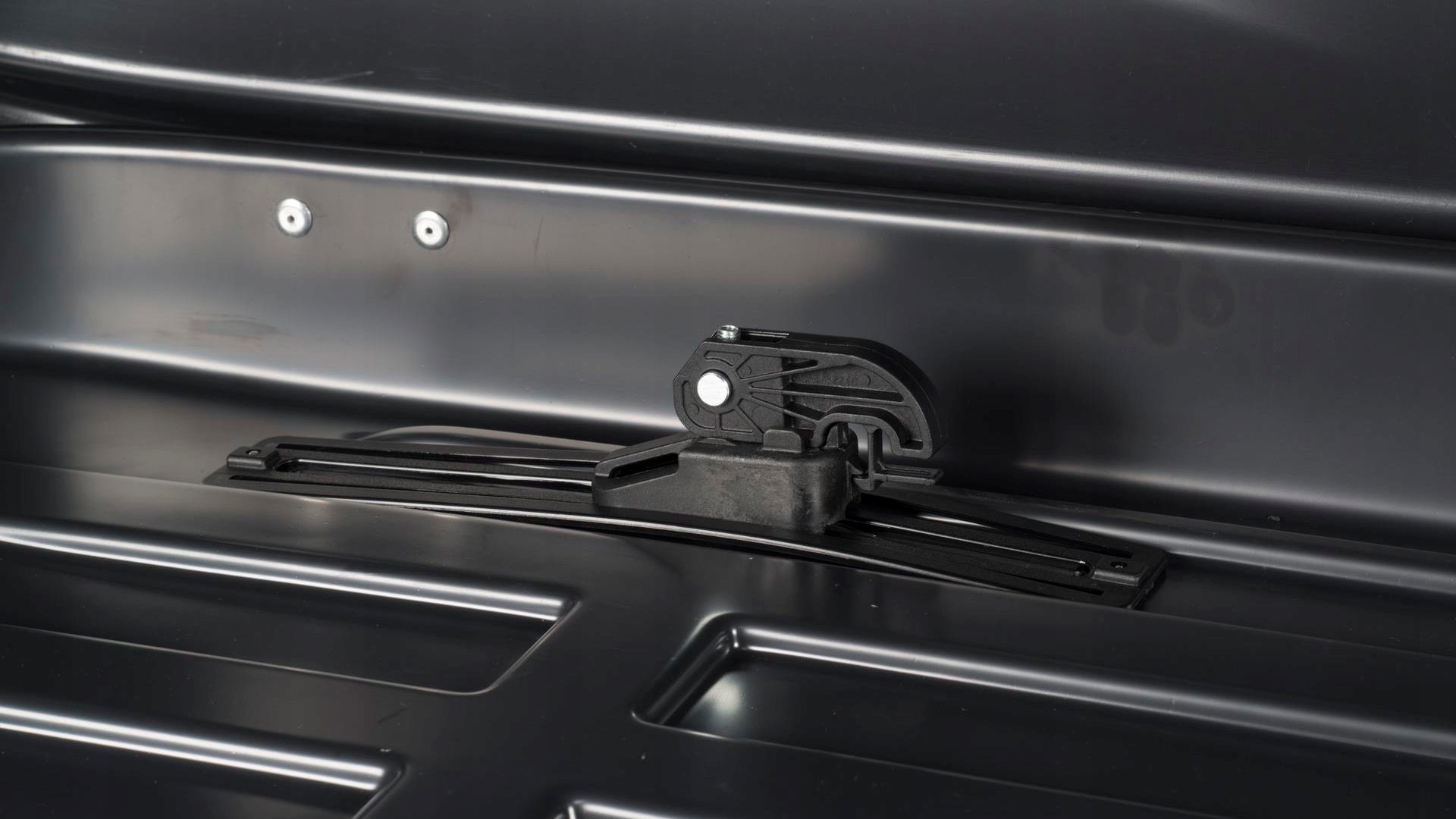 Box dachowy Taurus Altro 460 czarny carbon paka Product Width 78 cm