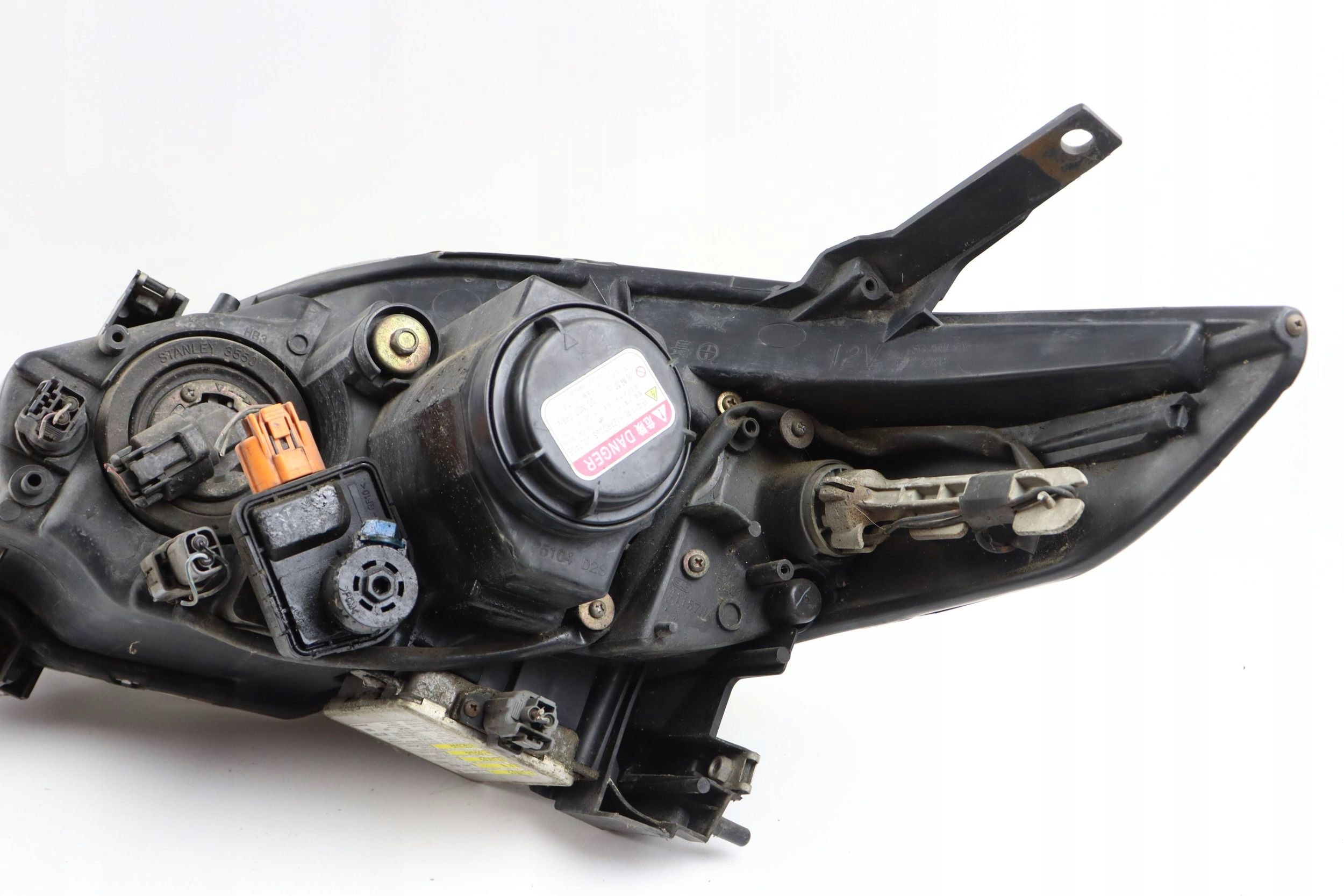 MAZDA 5 and CR light front right front XENON EUROPA P5117R 149002A011A