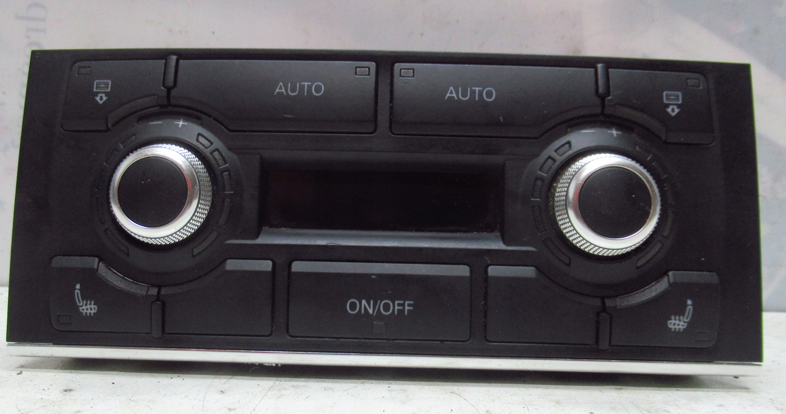 AUDI A8 D3 PANEL a klímának