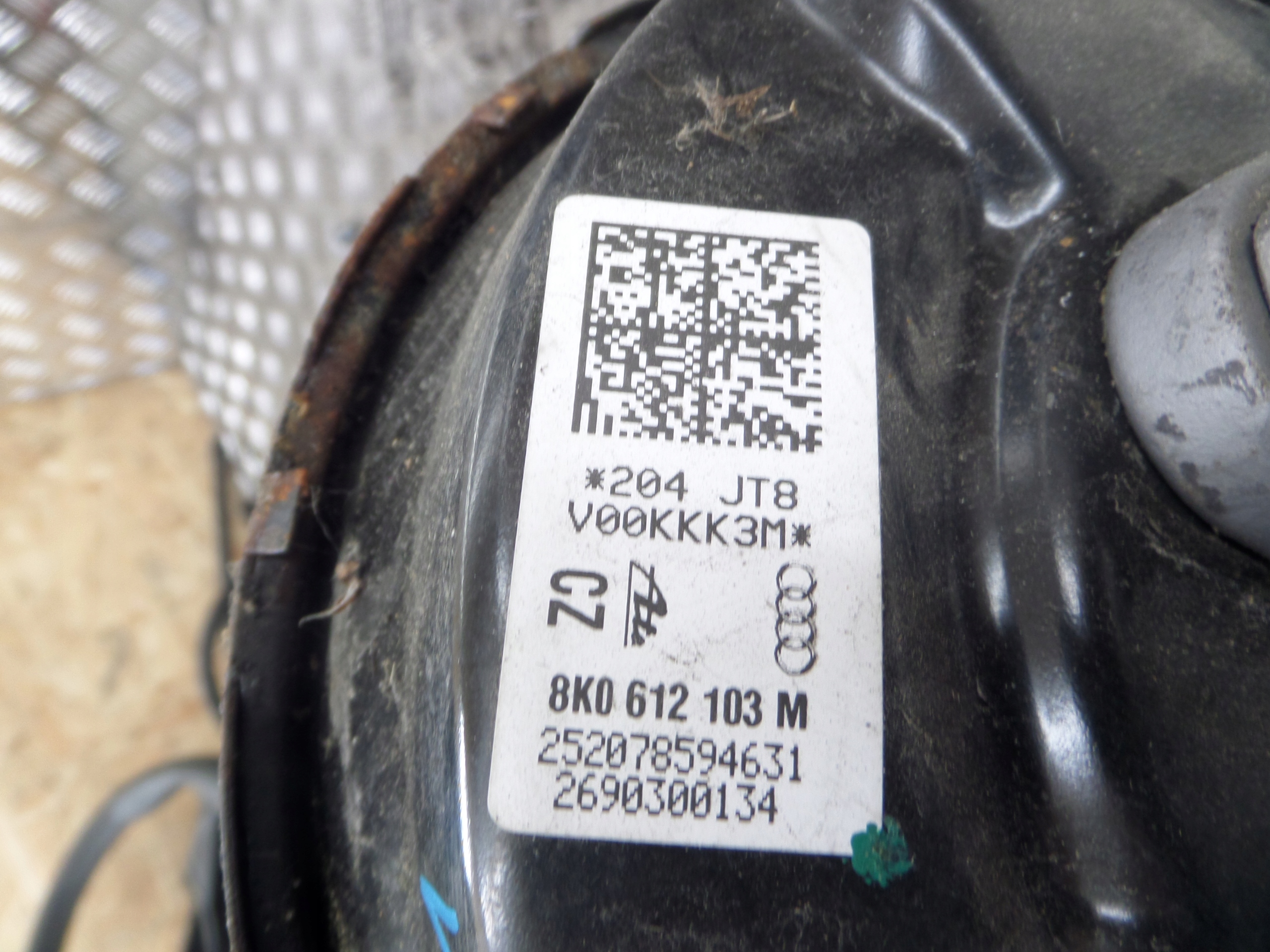 Servofreno servo AUDI A4 B8 8K0612103M