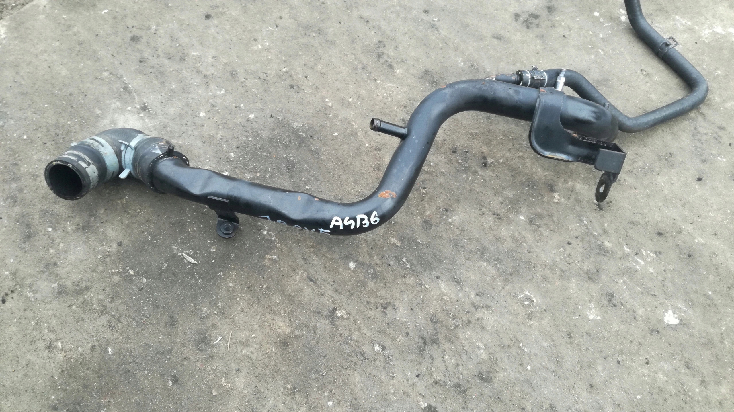 MAGISTRALA vode AUDI VW 1,9 TDI 038121071S
