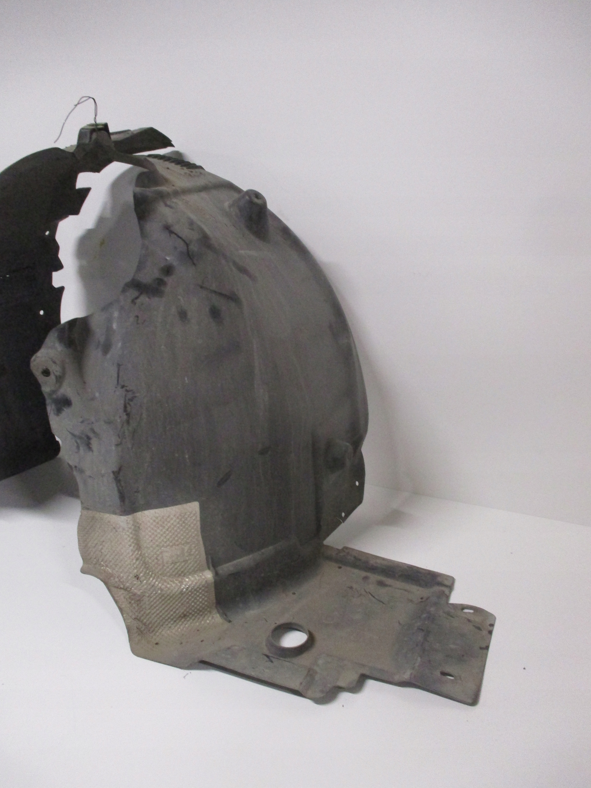 mudguard MERCEDES CLS AMG A2576909801 right front