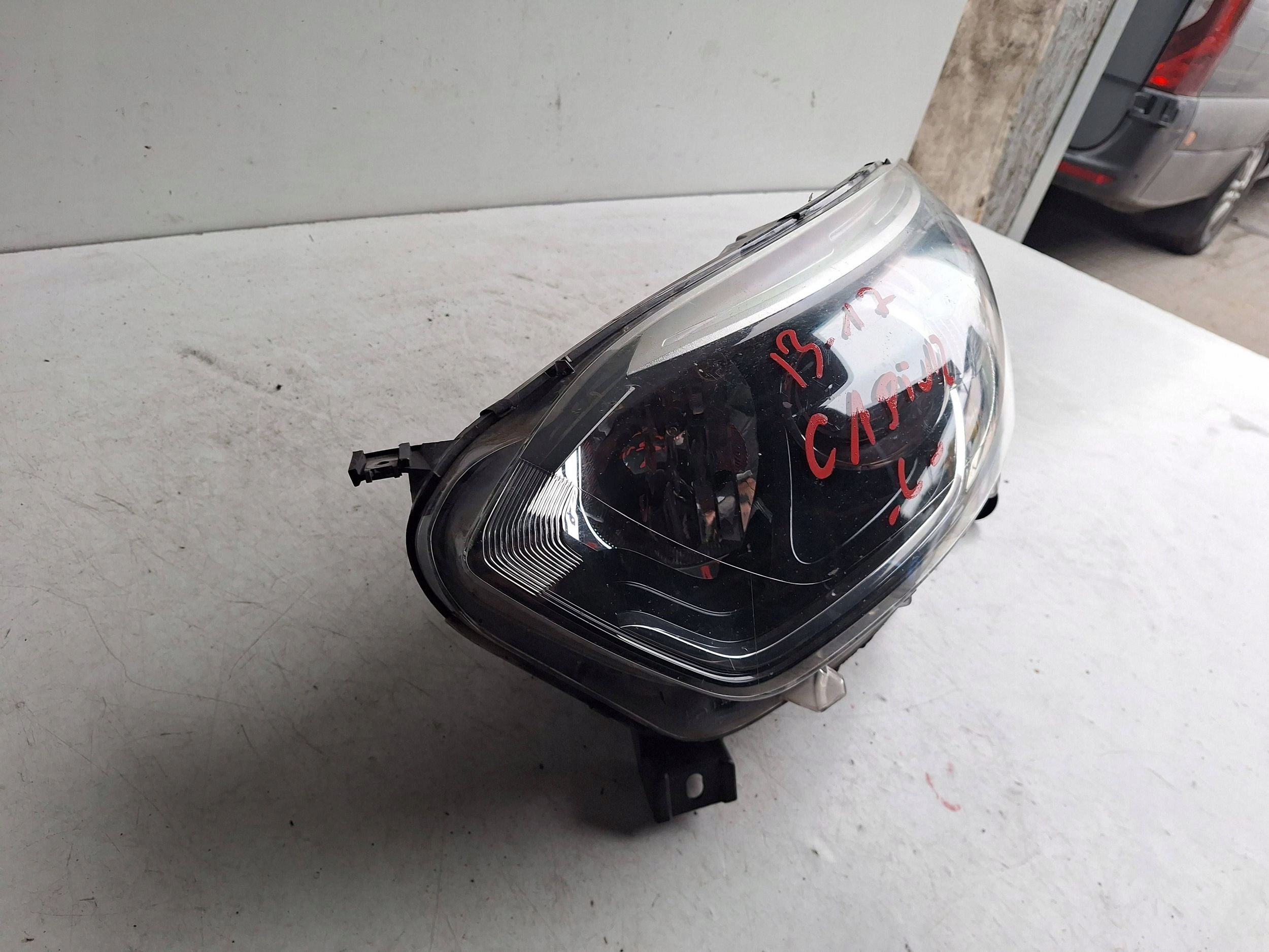 RENAULT CAPTUR and 13-17 light left UK-ANGLIK 260600093R