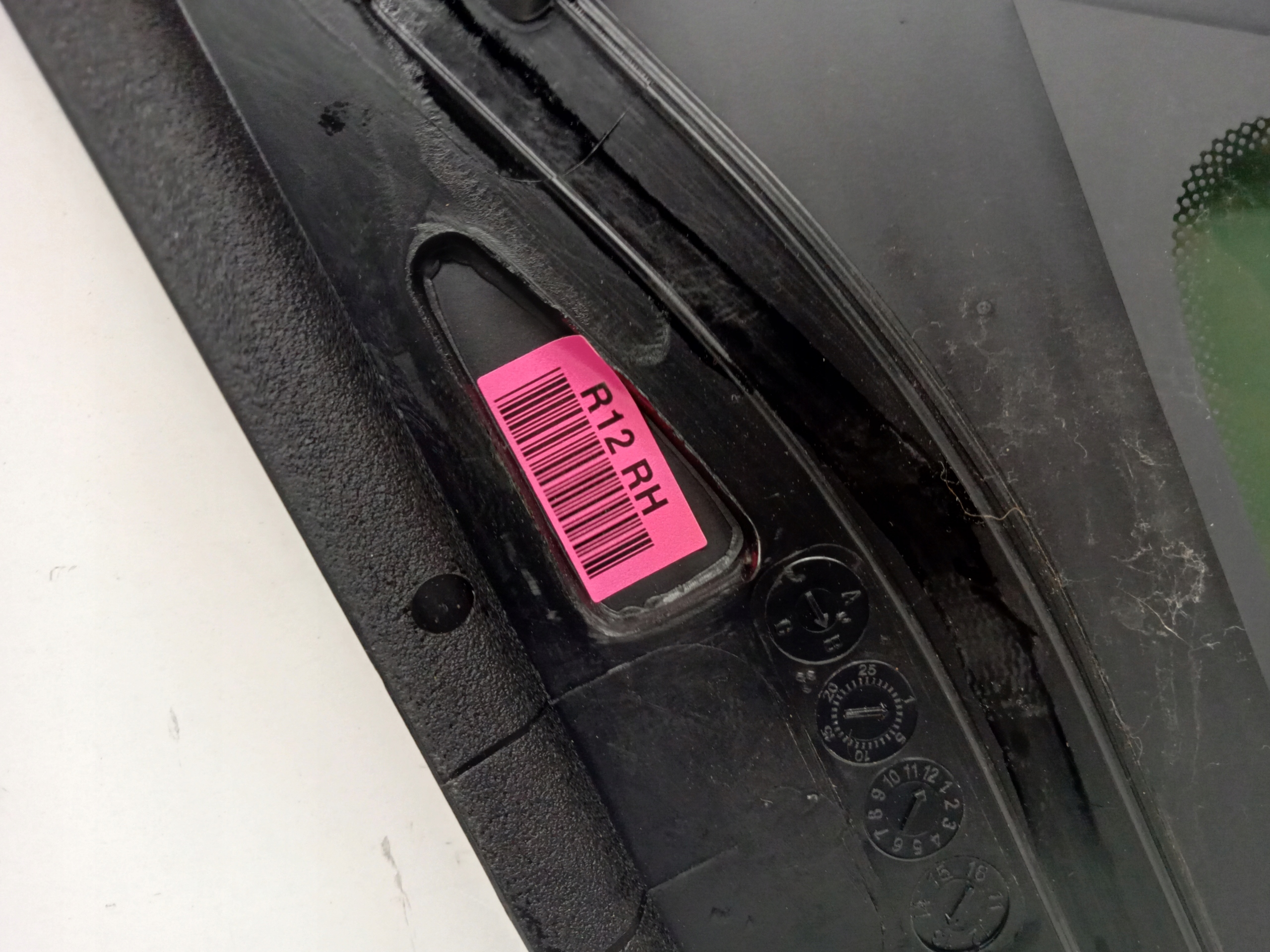 KIA CARENS IV window bodywork left rear part CHROM 2013