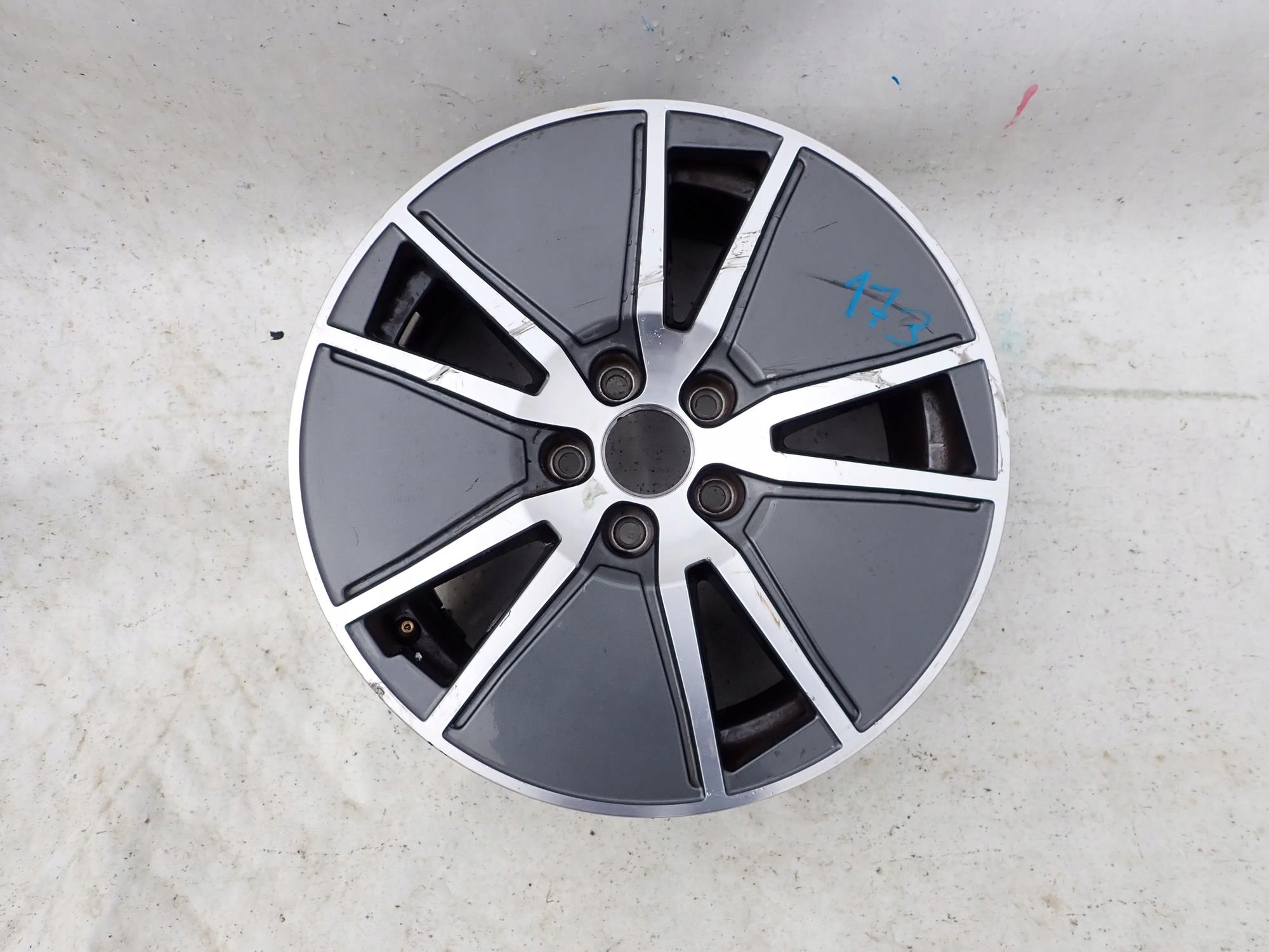 AUDI 8W0601025G 7,5Jx17 17" disk hliníkový