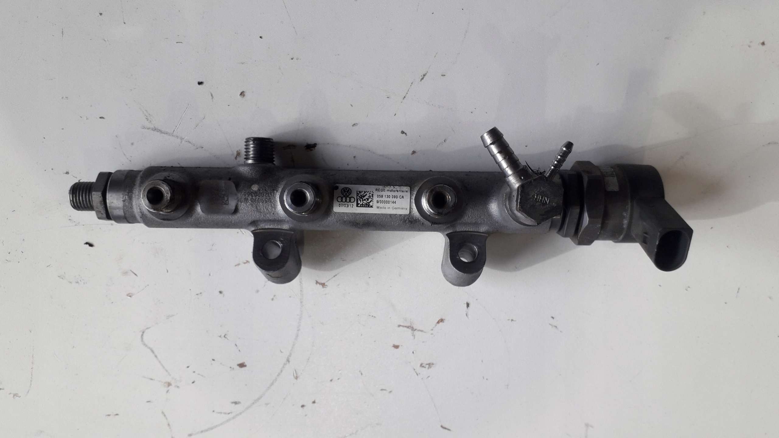 KRAFTSTOFFVERTEILER EINSPRITZLEISTE 059130090CA AUDI 3,0 TDI A6 C7