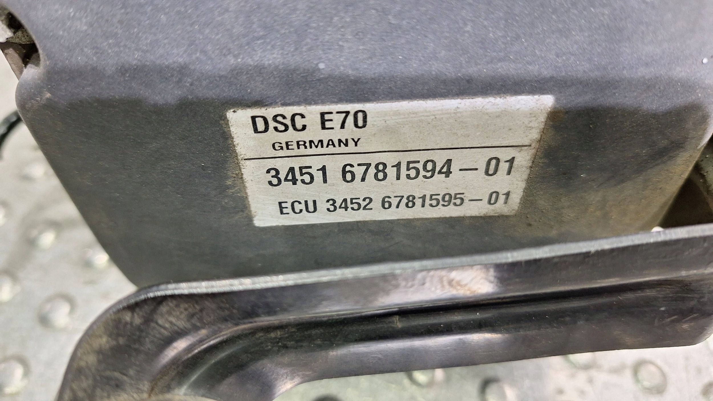 pump control unit ABS 0265960300 6781594 6781595 BMW X5 E70 X6 E71