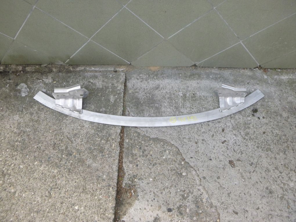 TESLA MODEL 3 III pillar 1084894-00-B bumper support lower front