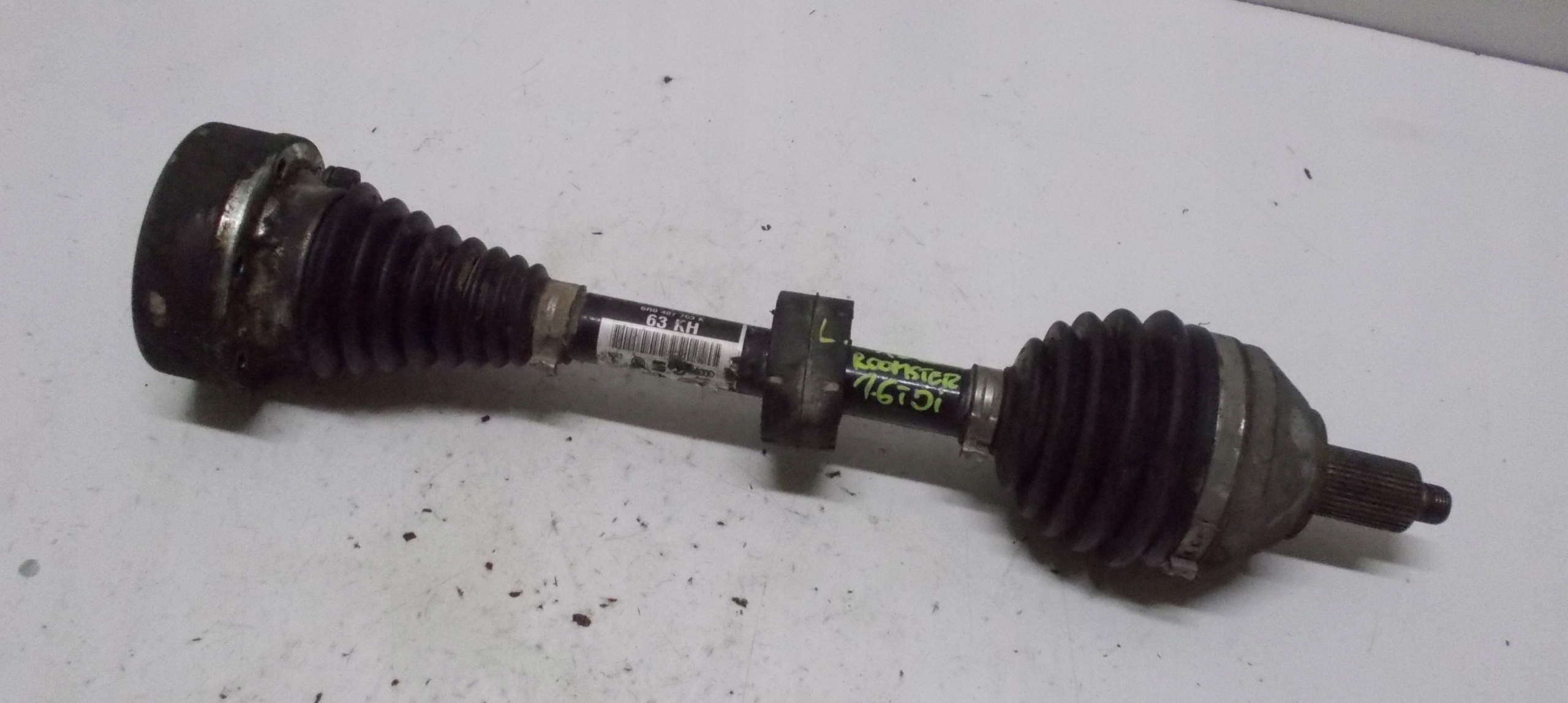 SKODA ROOMSTER 1.6 TDI semi-axis left front 6R0407763K
