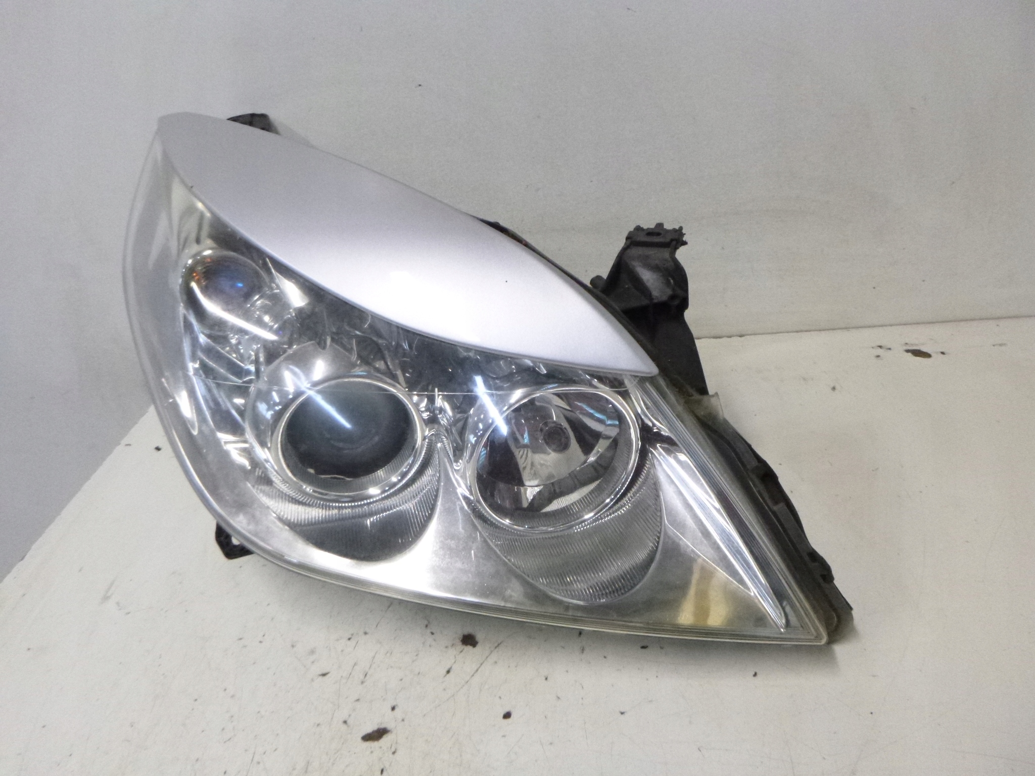 light front Opel Vectra C Lift 2007r. GM VALEO