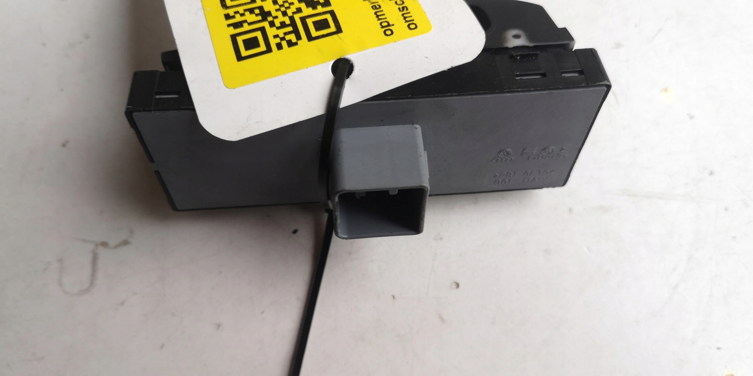 window control switch VOLKSWAGEN POLO V 6C0959857