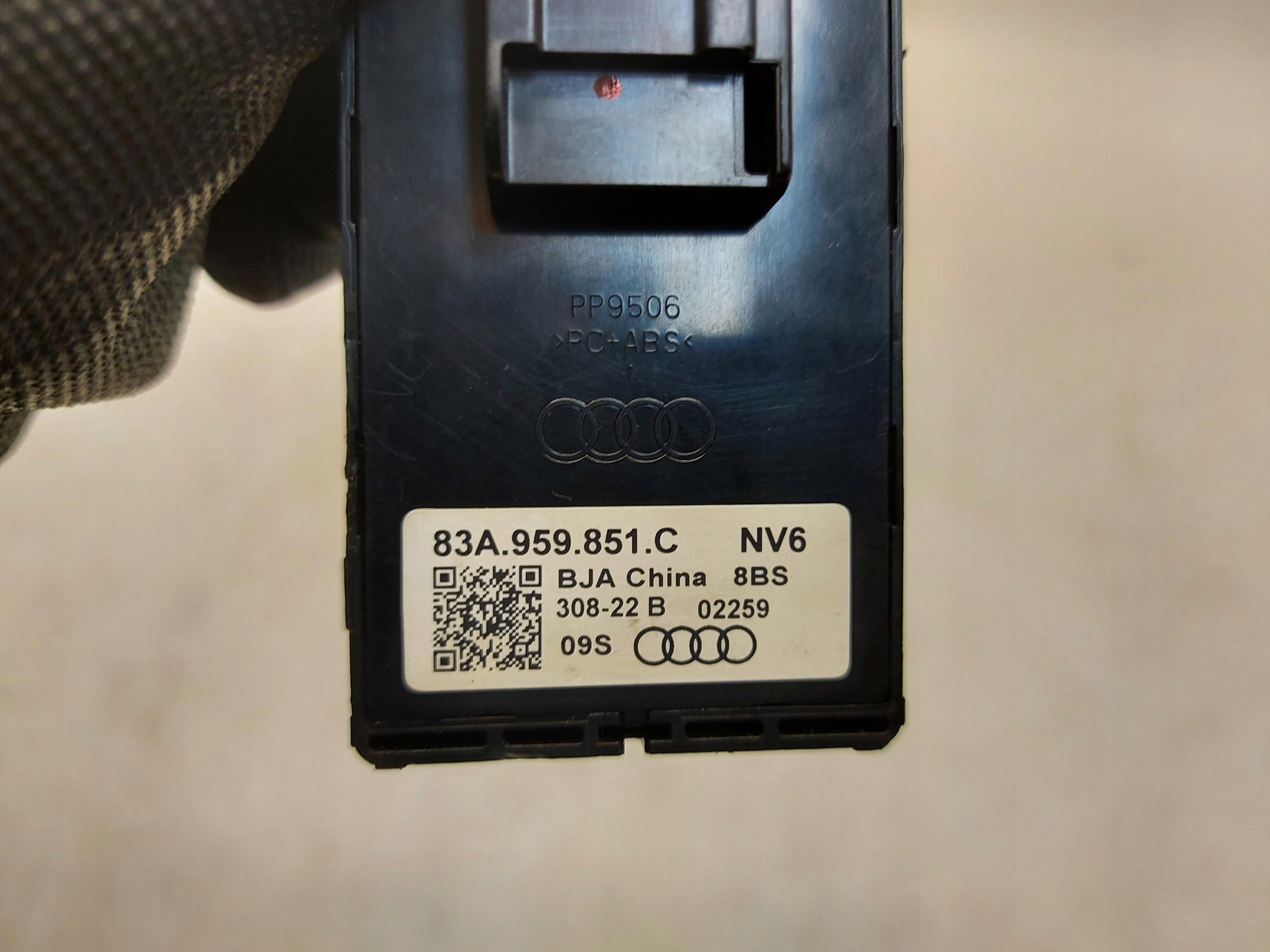 Audi RSQ3 Q3 83A 2022r PANEL window control switch 83A959851C