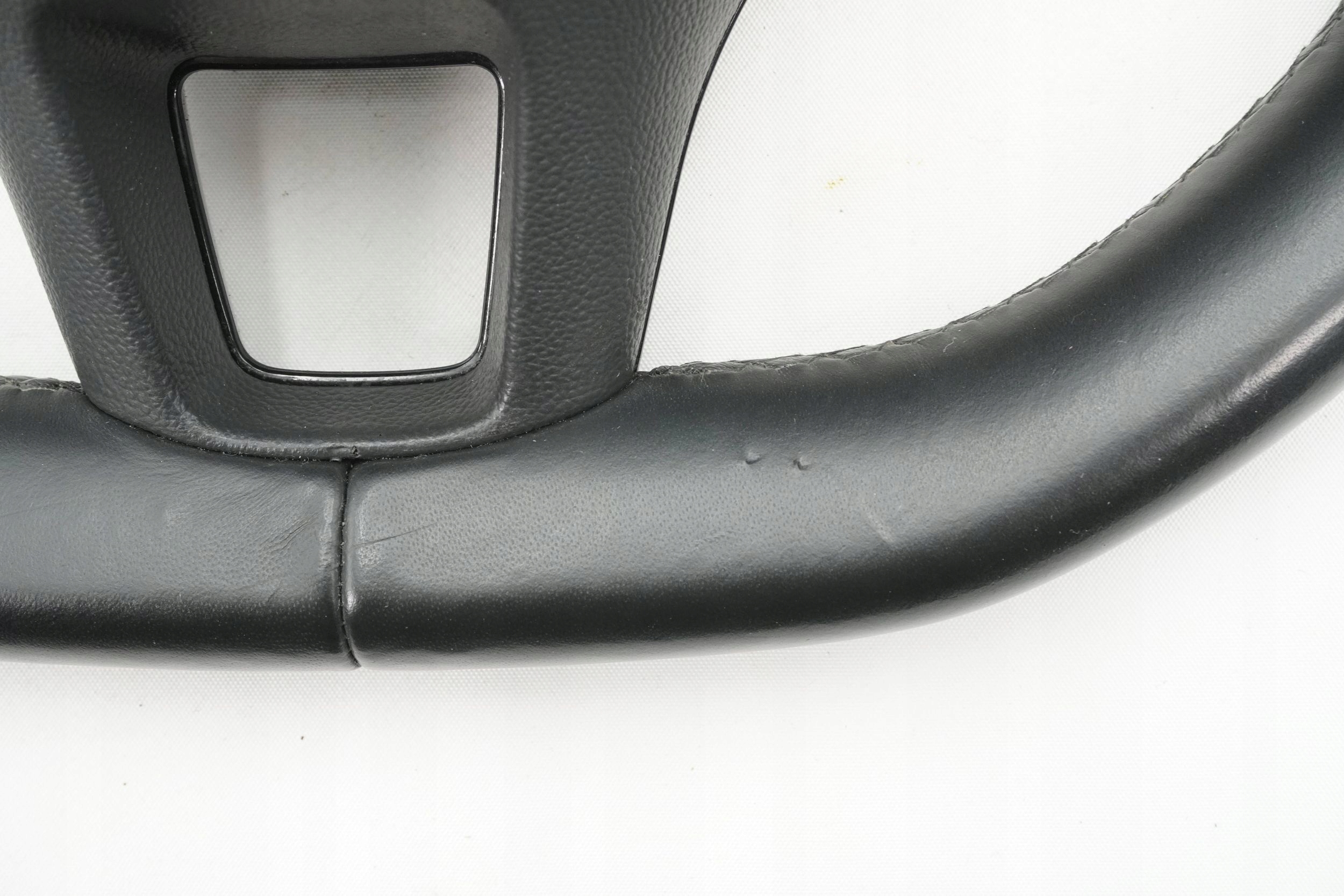руль кожанная vw GOLF VII PASSAT B8 5G0419091DJ