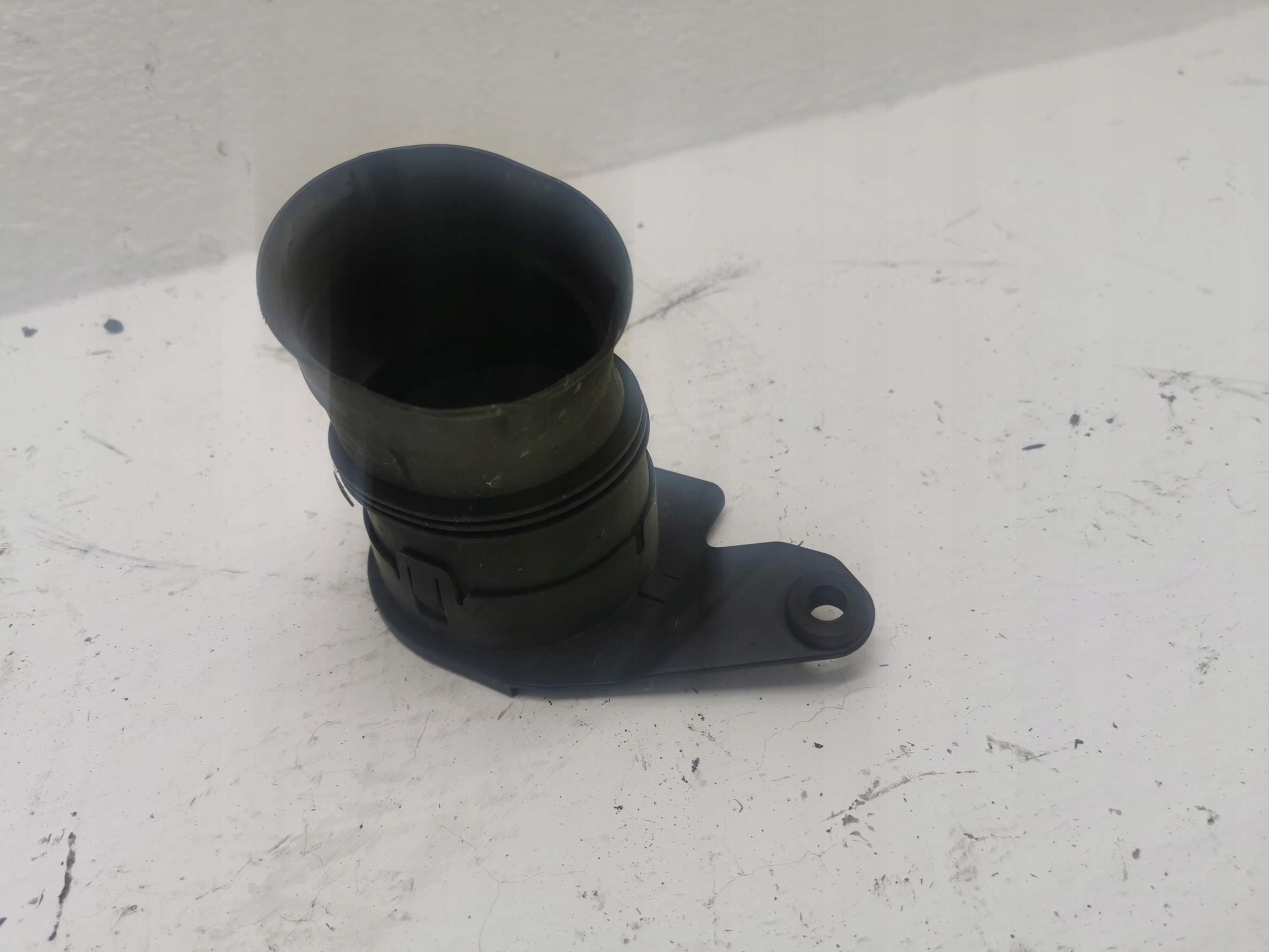 drain air hose BMW SERIA 5 E60 E61 520i M54