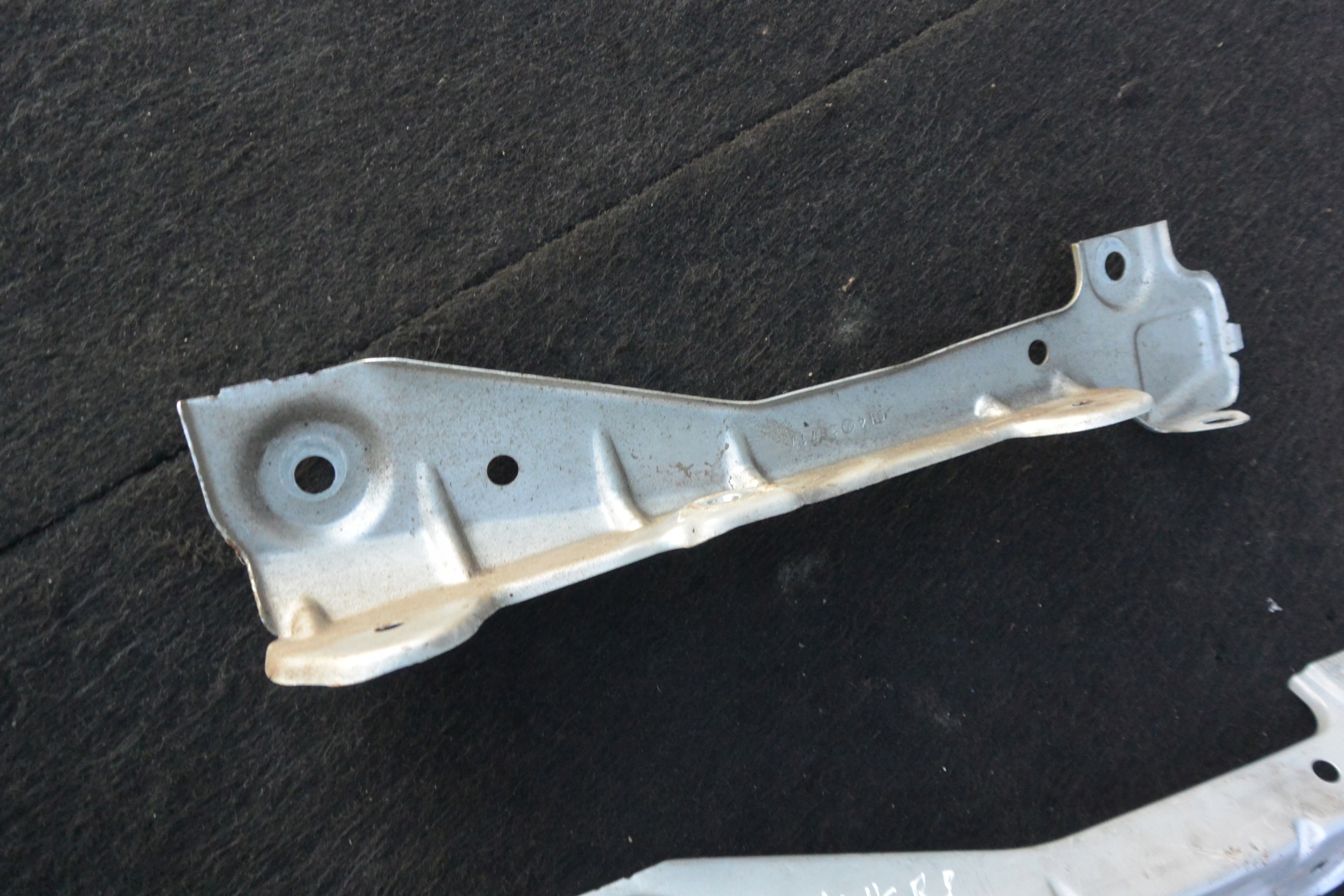 staffa Supporto parafango MERCEDES ML GL 164