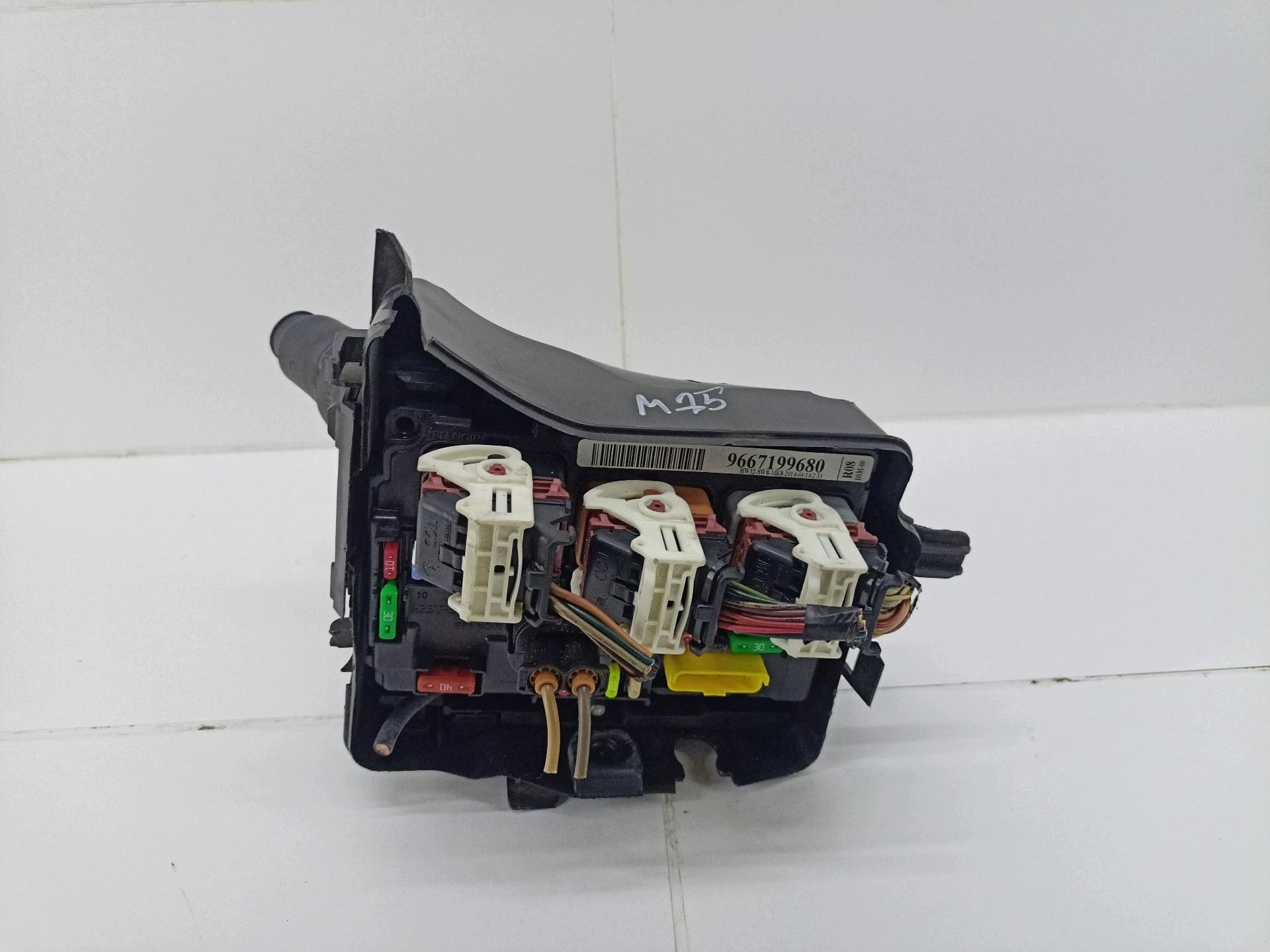 fuse box Citroen C3 2 facelift 2013 9667199680