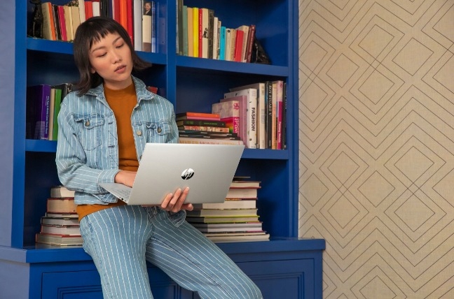 Laptop HP 15-eh2244nw AMD Ryzen 5 8GB/512GB SSD W11H Model procesora AMD Ryzen 5 5625U