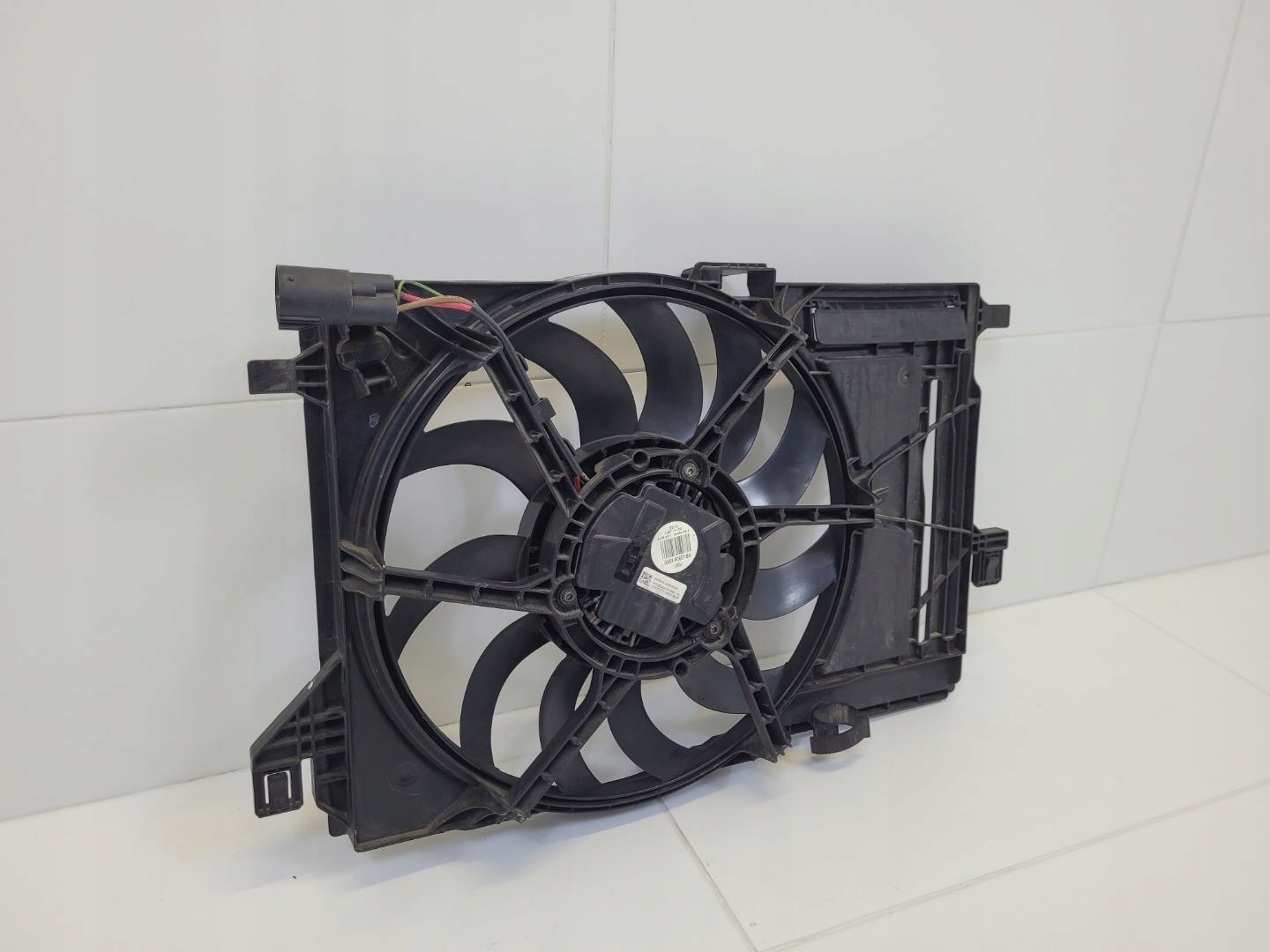 ventilátor chladiče Ford Kuga 2 2016 GV61-8C607-AB