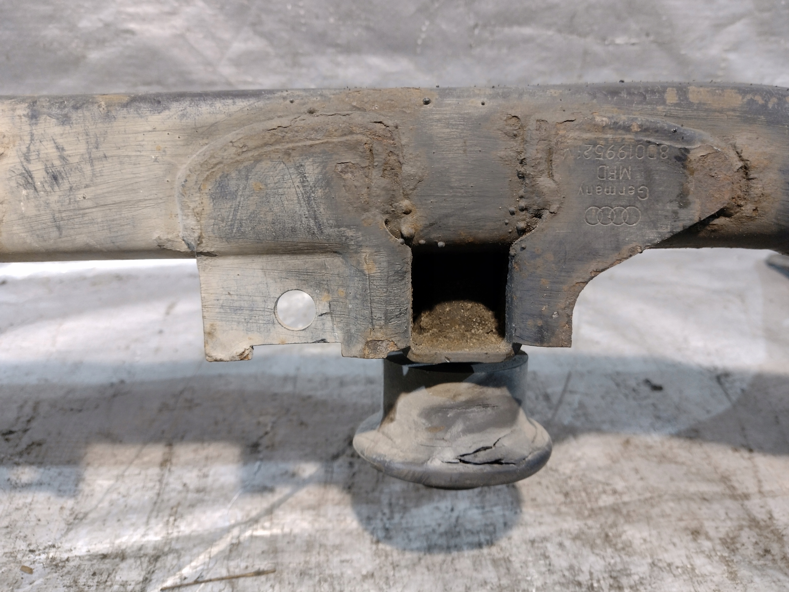 sider lower front Volkswagen Passat B5 przedlift 1,6B 8D0199521M