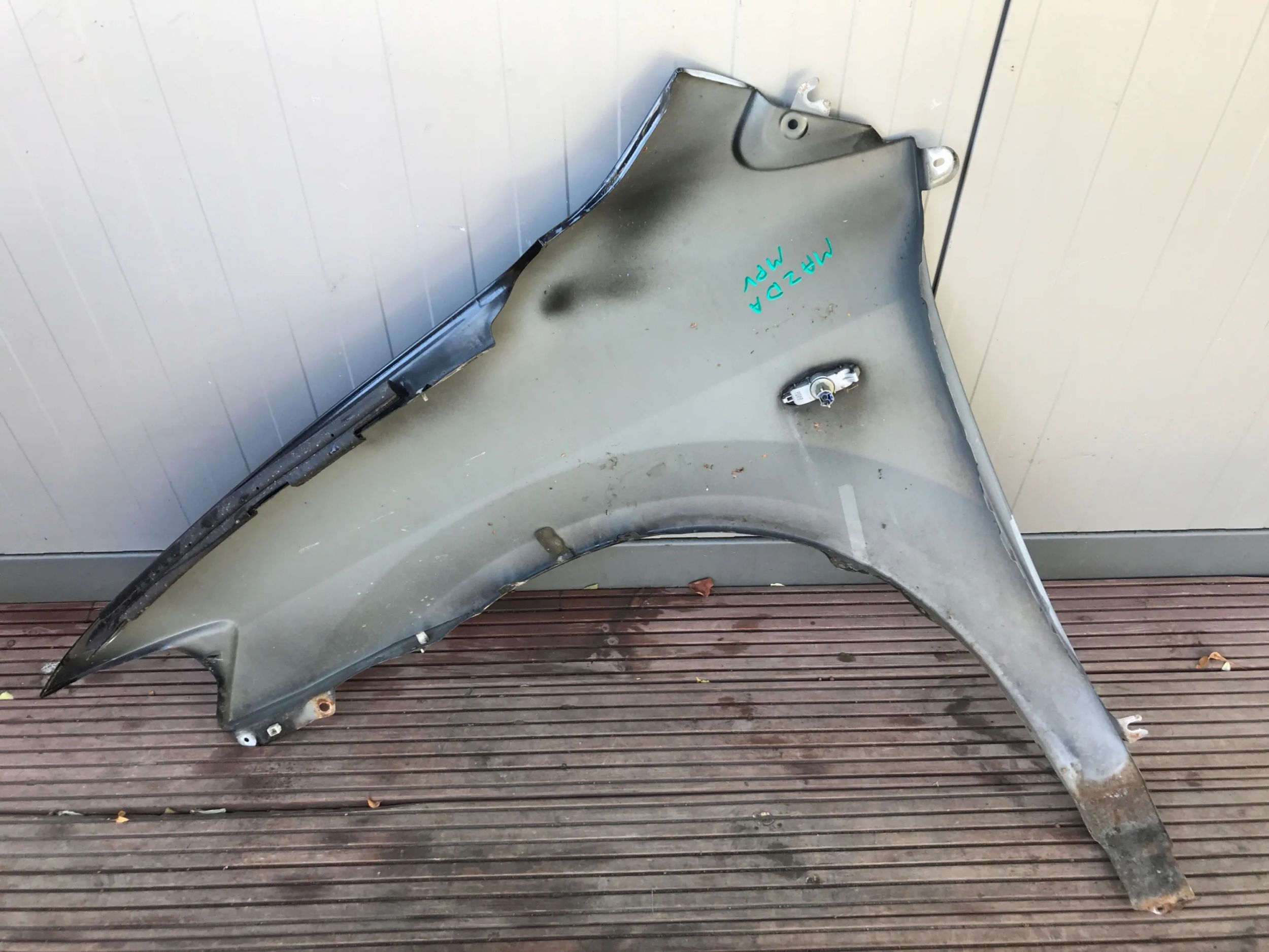 fender right front MAZDA MPV 24X 02r