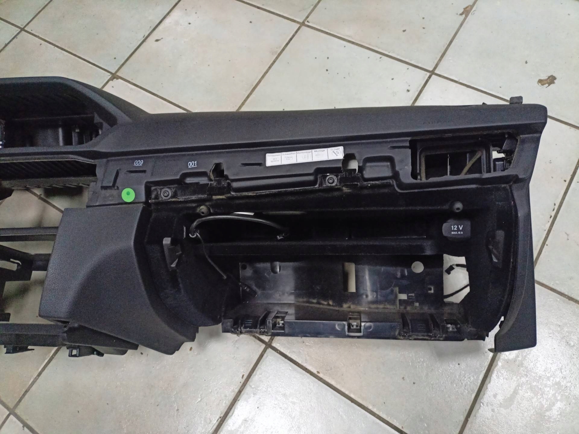 dashboard instrument panel console Mercedes-Benz E-Class W212 2011rok USA