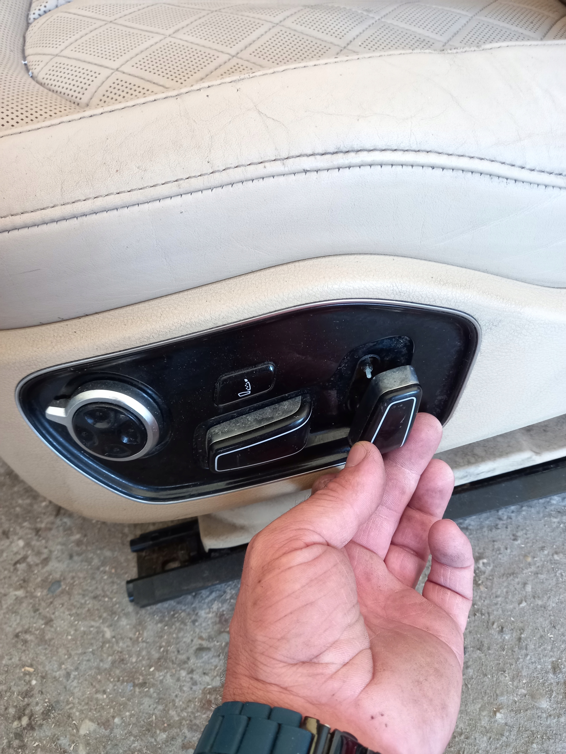 sitz links AUDI A8 D4 4H Z MONITOREM EXCLUSIVE
