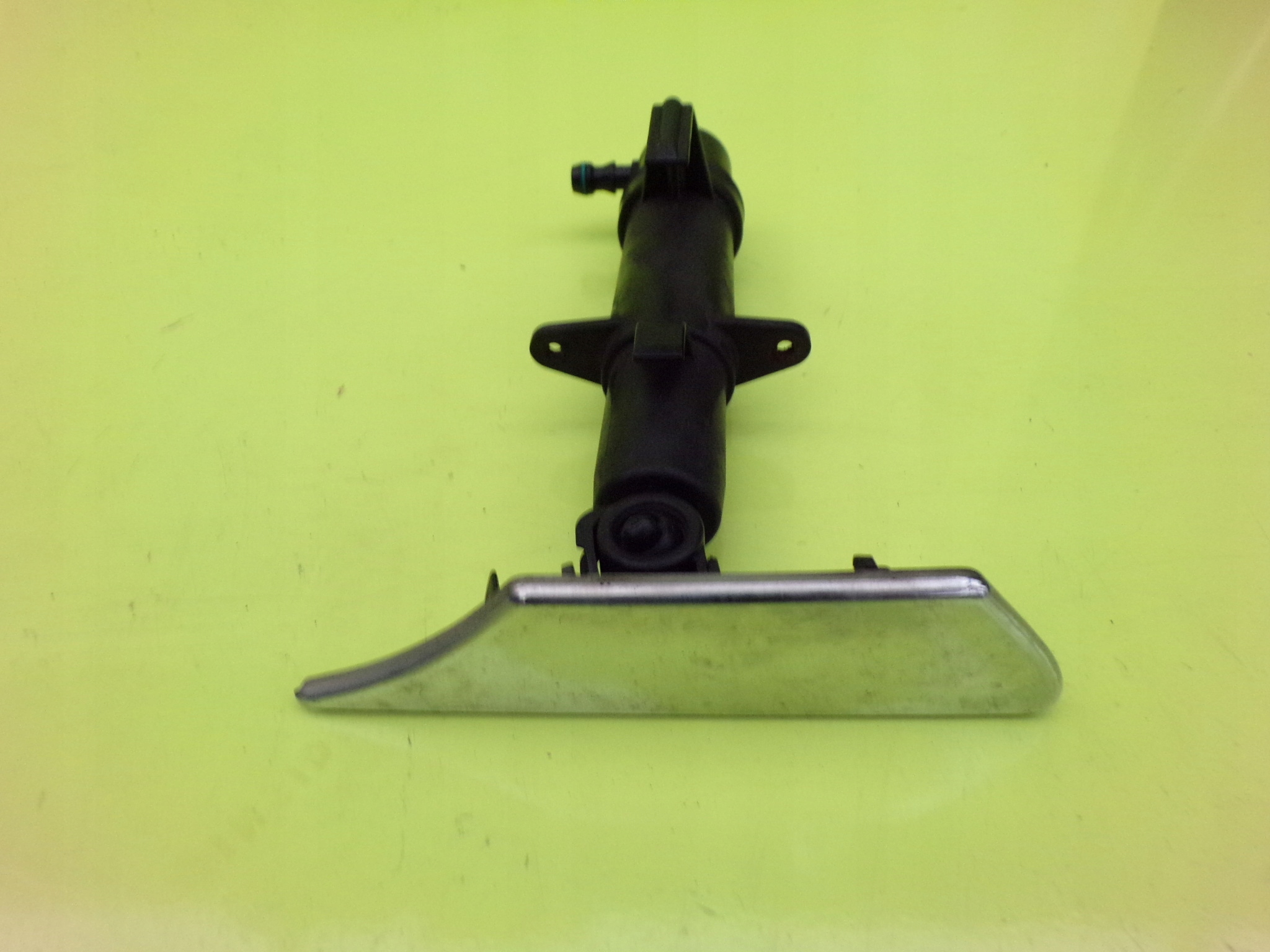 ОМЫВАТЕЛЬ ФАР XENON ПРАВЫЙ PRZ KUGA MK1 09